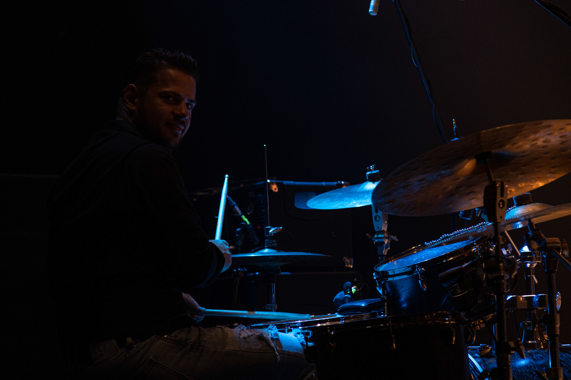 30.08.2022 Fundacja Bezpieczne Niebo wraz z klubem Progresja serdecznie zapraszają na specjalny koncert charytatywny dla Szymona Stankiewicza, który walczy z nowotworem. Rocka VibesRockaVibes – niesamowita Natalia Kowalska, znana szerszej publiczności z uczestnictwa w programie Voice of Poland oraz najzdolniejsi muzycy młodego pokolenia w stylowym i energetycznym repertuarze, który rozkręci każdą imprezę. Organizacja Progresja i Fundacja Bezpieczne Niebo. fot. Andrzej Wasilkiewicz/kaziq.com