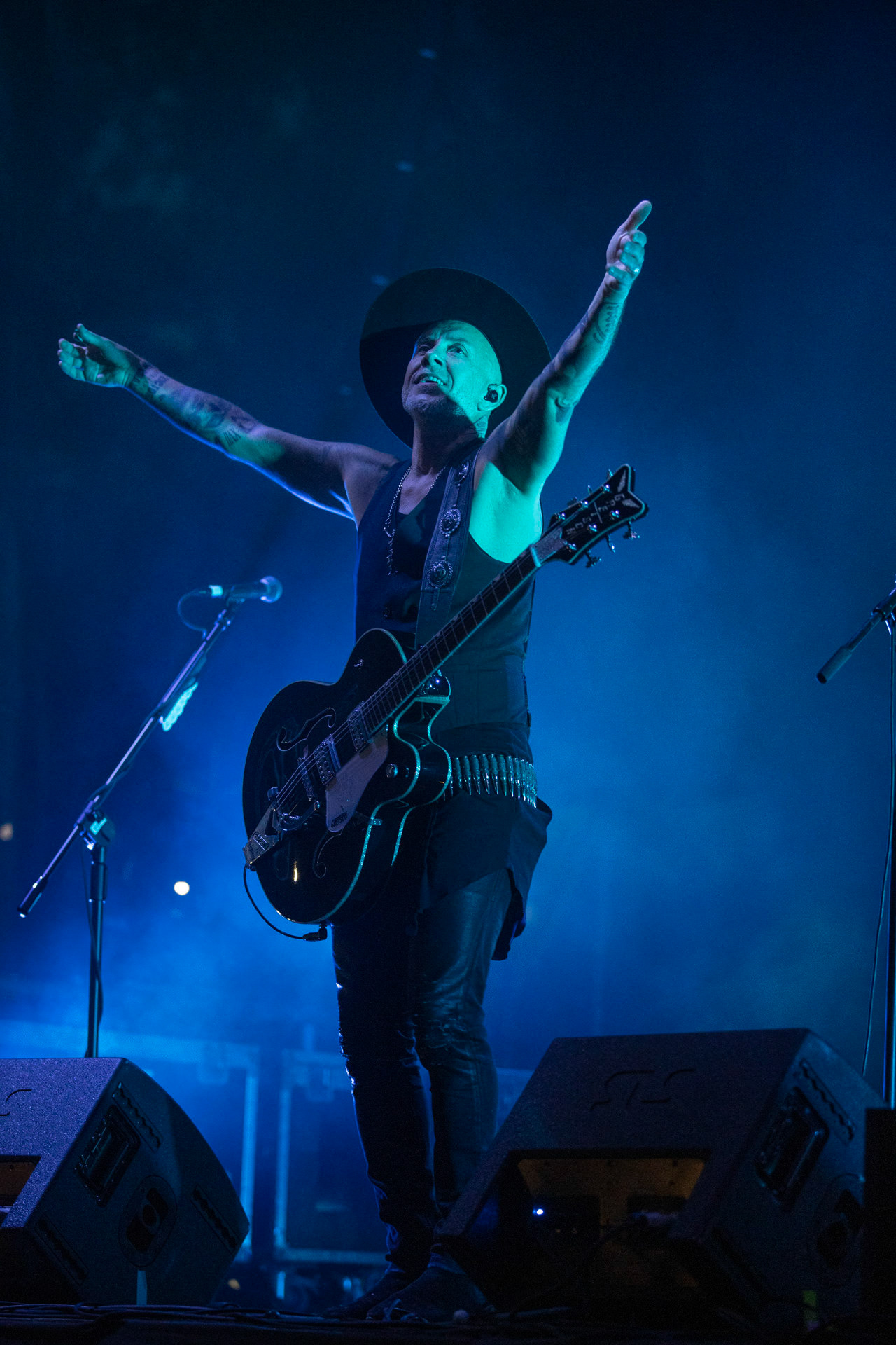 13.08.2021 koncert Me And That Man w Warszawie,Letnia scena Progresji, Gramy do Woli.n/z Adam Nergal Darski - gitara, wokal,Fot. Andrzej Wasilkiewicz/Reporter