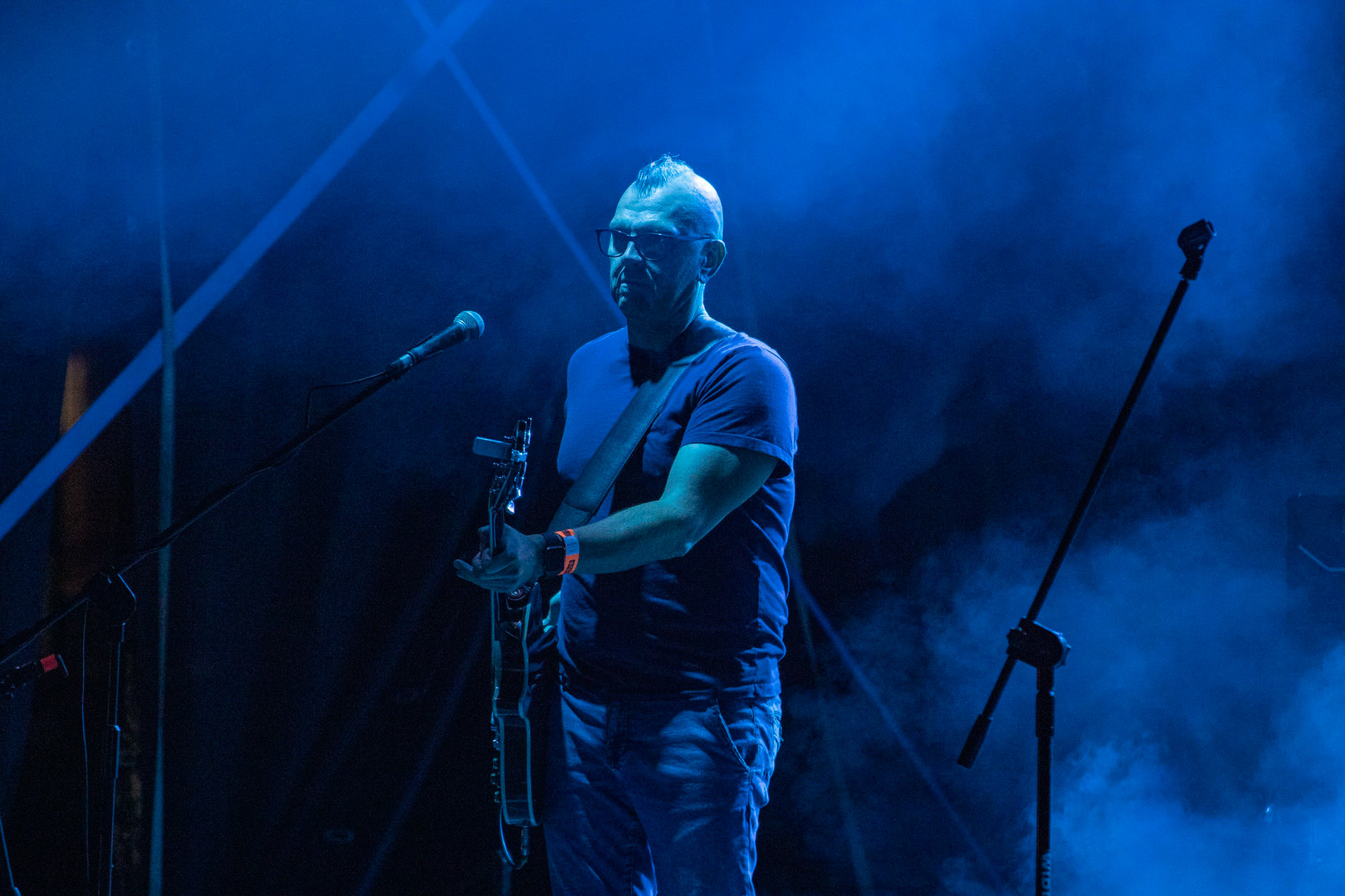 KULT - koncert w ramach Pomaranczowej Trasy 2020 - MUZYCZNA SYRENKA. 9 pazdziernika 2020, Warszawa, Stadion Syrenki. n/z. Wojciech Jabłonski gitara, rock progresywny, rock alternatywny, punk, nowa fala.fot. Andrzej kaziq Wasilkiewicz/Reporter