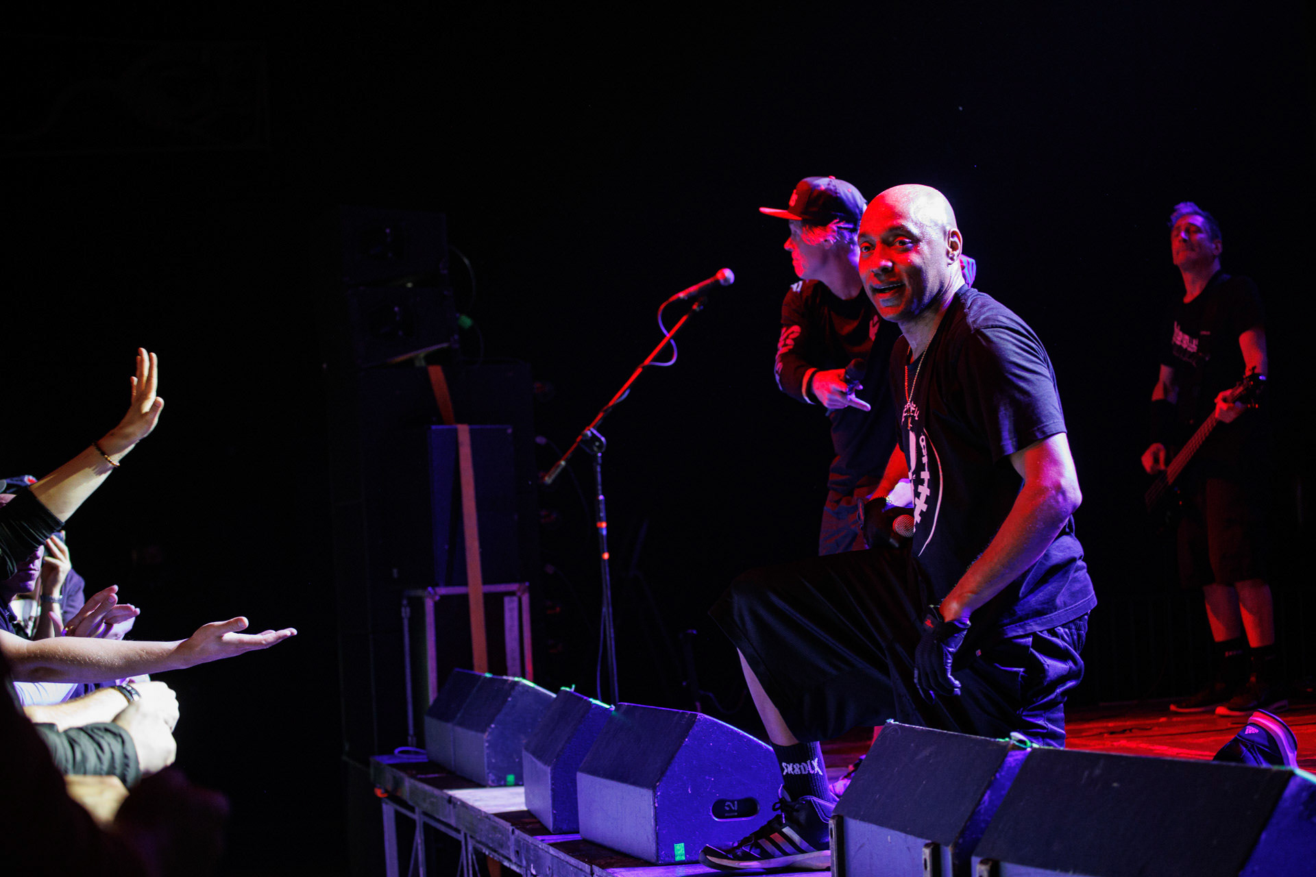 30.11.2021 koncert Dog Eat Dog - USA - hardcore, punkrock, rap, metal, hip hop, reggae, soul, funk,n/z Dave Neabore (bass), n/z John Connor (vocals), n/z Brandon Finley (drums), n/z Roger Hammerli (guitar),n/z Bozez (sax &amp; beer),koncert Warszawa, Progresja 25 lat albumu Play Games -  Dog Eat Dog.fot. Andrzej Wasilkiewicz/Reporter