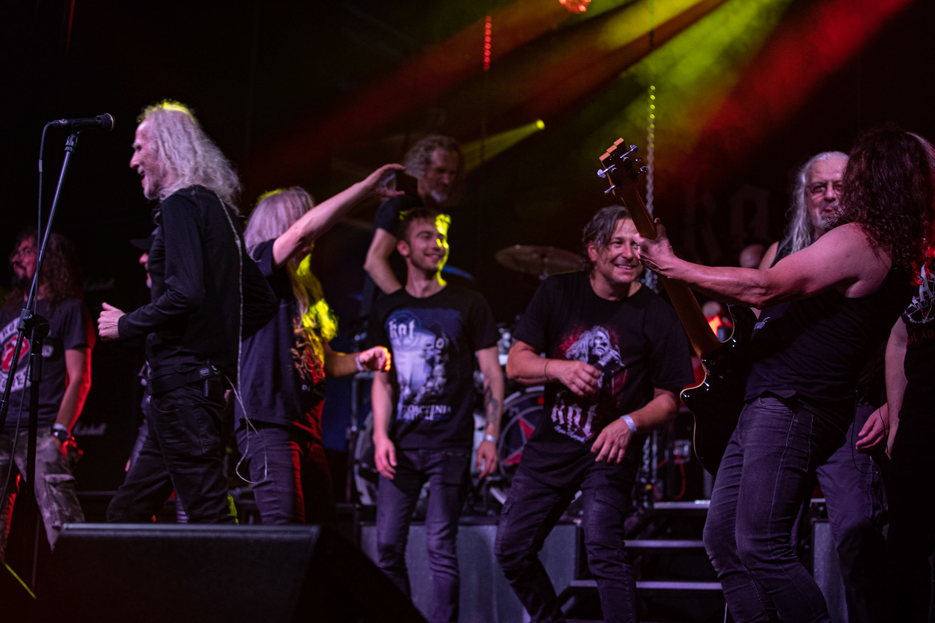 12.09.2021 - KAT i Roman Kostrzewski - koncert "Do zobaczenia w piekle" Wroclaw, Centrum Koncertowe A2.  Roman Kostrzewski – wokalJacek Nowak – perkusjaKrzysztof Pistelok – gitaraJacek Hiro – gitaraMichal Laksa – basGościnnie: Adam „Nergal” Darski (Behemoth)Piotr „Peter” Wiwczarek (Vader),Tomasz „Titus” Pukacki (Acid Drinkers)Adrian „Fred” Frelich (Dragon)Krzysztof „Fazi” Oset (ex-Kat)Piotr „Mancover” Mańkowski (Wolf Spider)Wacław „Vogg” Kiełtyka (Decapitated)Marek „Spider” Pająk (Vader)Jarek „Gronos” Gronowski (Dragon, ex-Kat)Paweł „Baitel” Pasek (Decapitated) Piotr Radecki (ex-Kat &amp; Roman Kostrzewski)fot. Andrzej kaziq Wasilkiewicz