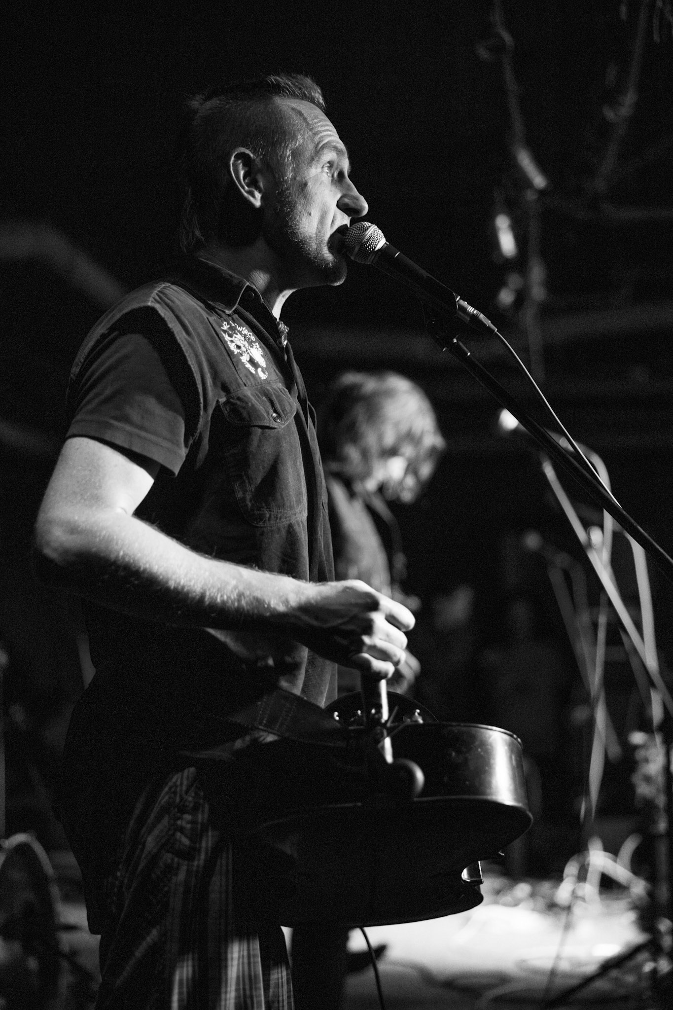 Żywiołak - biometal, folk, ethno sound,
Robert Jaworski - fidel renesansowa, wokal, lira korbowa,
Kamil Strzyżewski - gitara basowa, lutnia,
Wiktoria Kwiatkowska - śpiew, 
Zuza Ciszewska - śpiew, skrzypce,
Michał Lange - perkusja,
Szyszka Leśna - skrzypce ,wokal wspomagający,
Warszawa, klub Potok Drugi Dom Ludzi Rocka,
fot. Andrzej kaziq Wasilkiewicz