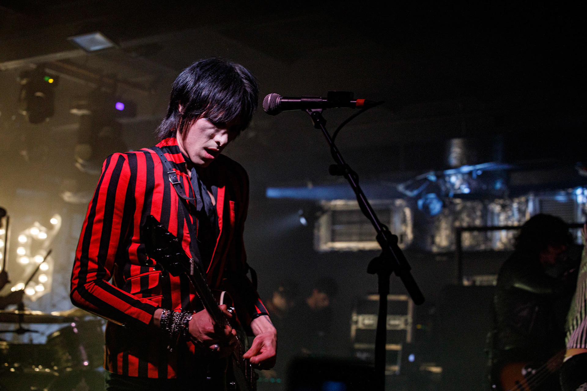 PALAYE ROYALE
The Bastards World Tour 2020: Europe.
Palaye Royal - Kanadyjski Fashion Art Rock Band,
nz. Remington Leith – Vocals,
nz. Sebastian Danzig – Guitar/Organ,
nz. Emerson Barrett - Drums,
Koncert w warszawskiej Proximie 10.03.2020
Sumerian Records, WiniaryBookings,
fot. Andrzej Wasilkiewicz/kaziq.com