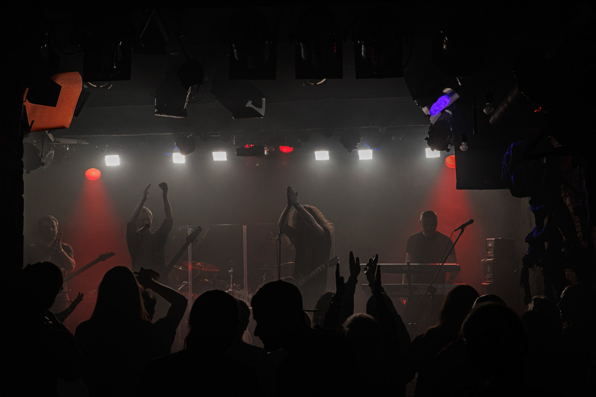 Painthing - death, doom metal.Koncert Czwarta Fala MMXXII klub VooDoo Warszawa.n/z Kuba Grobelny – guitar, vocal, n/z Bartłomiej Kaczor – guitar, n/z Darek Ojdana – keys, n/z Jan Rajkow-Krzywicki – bass,n/z Tomasz Śwital – drums,Fot. Andrzej Wasilkiewicz/kaziq.com