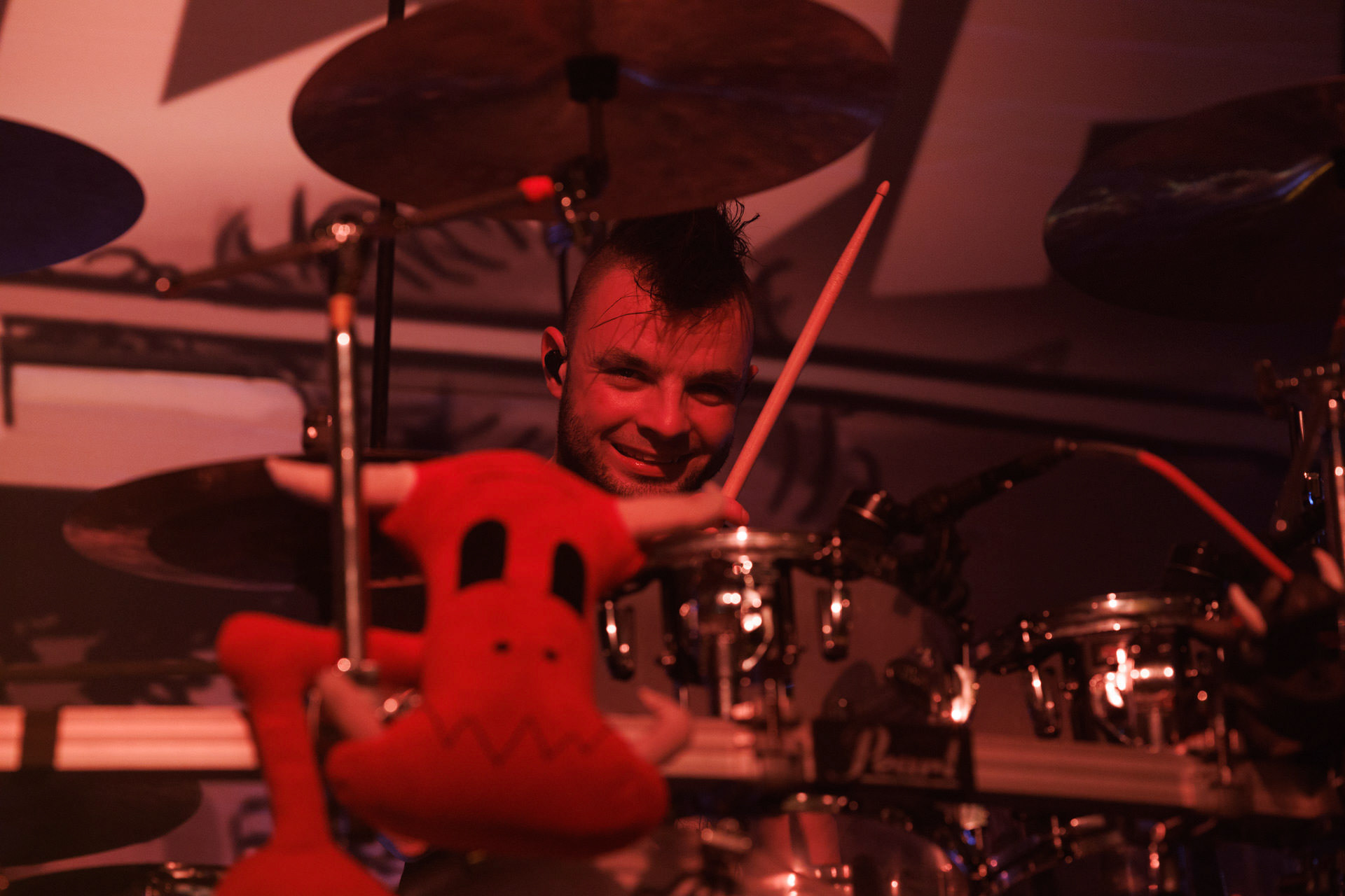 18.12.2021 Nocny Kochanek - Antysylwester Antyradia,18 lat klubu Progresja,Nocny Kochanek - koncert Warszawa,Progresja, Zdrajcy Metalu, klasyczny heavy metal, Alter Ego, Night Mistress.n/z Artur Zurek – perkusja,Fot. Andrzej Wasilkiewicz/Reporter