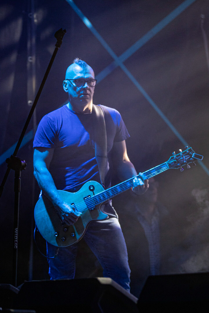 KULT - koncert w ramach Pomaranczowej Trasy 2020 - MUZYCZNA SYRENKA. 9 pazdziernika 2020, Warszawa, Stadion Syrenki. n/z. Wojciech Jabłonski gitara, rock progresywny, rock alternatywny, punk, nowa fala.fot. Andrzej kaziq Wasilkiewicz/Reporter