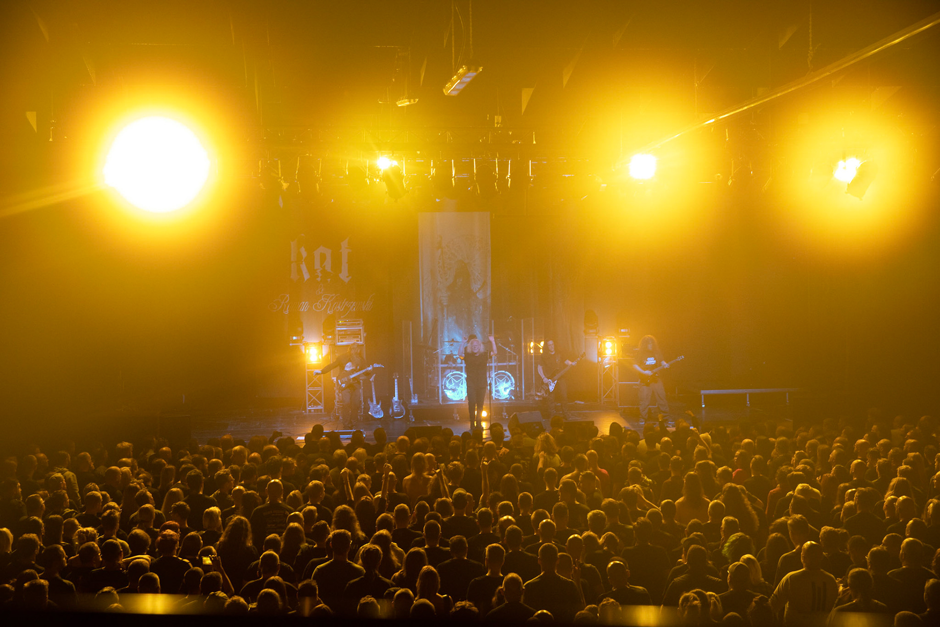 Legendy Metalu KAT & Roman Kostrzewski Polska, metal, trashmetal, - koncert Legendy Metalu w warszawskiej Progresji, 
Roman Kostrzewski – wokal
Jacek Nowak – perkusja
Krzysztof Pistelok – gitara
Jacek Hiro – gitara
Michał Laksa – bas
fot. Andrzej kaziq Wasilkiewicz