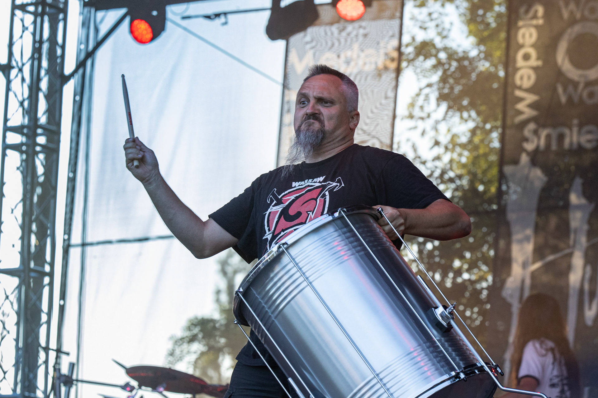 Hunter - postpandemoniczny koncert z okazji XXXV-lecia.Progresja - Gramy do Woli, Warszawa.Michał „Jelonek” Jelonek – skrzypce, fot. Andrzej Wasilkiewicz/Reporter