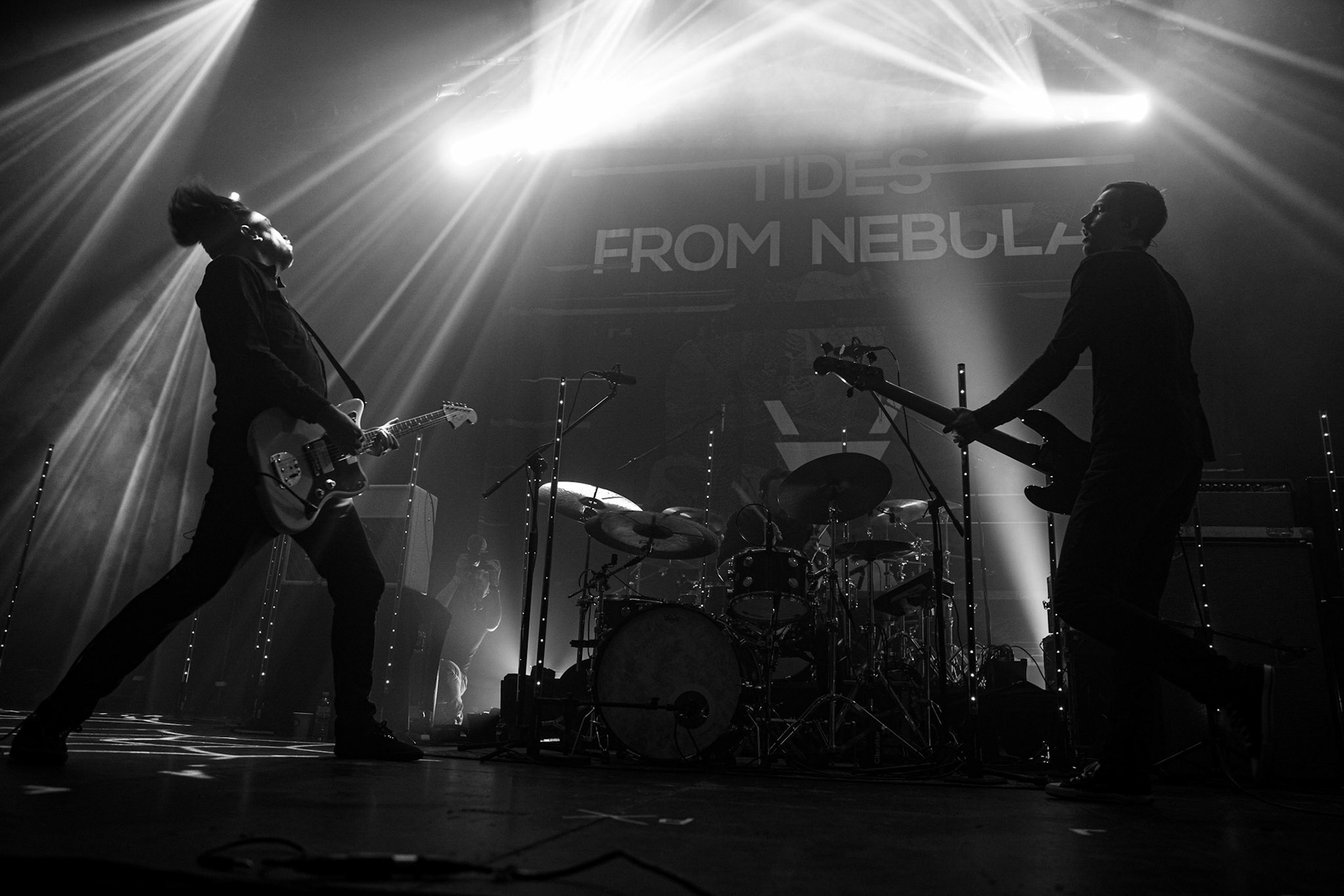 27.11.2021 TIDES FROM NEBULA koncert, Warszawa klub Progresja,Knock Out Productions, Mystic Production,Post-rock, muzyka alternatywna, progresywny rock.n/z Maciej Karbowski – gitara, instrumenty klawiszowen/z Przemek Weglowski – gitara basowan/z Tomasz Stolowski – perkusjaFot. Andrzej Wasilkiewicz/Reporter