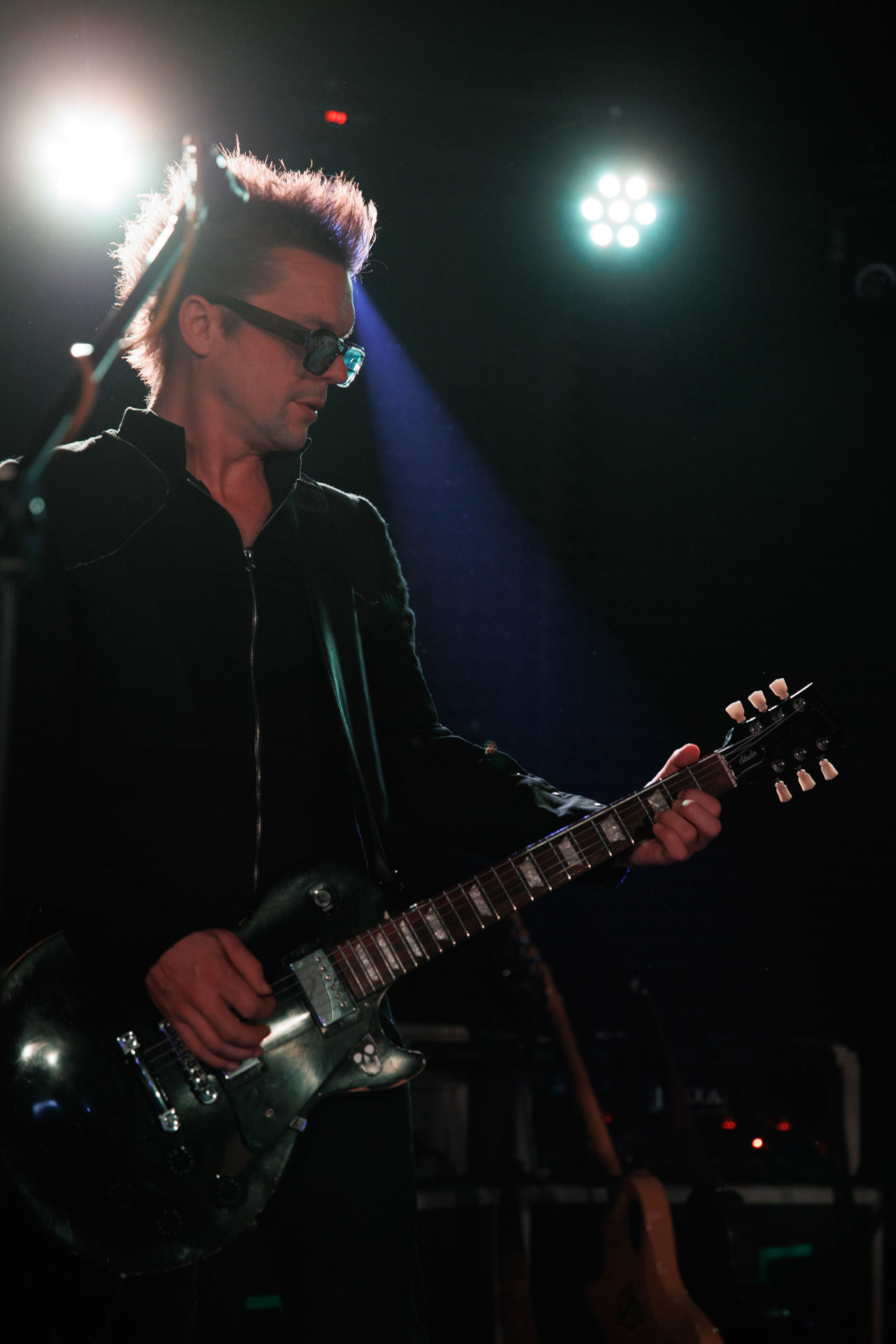 12.11.2021 Lipali - koncert Warszawa klub Remont.Najnowszy album „MOSTY, RZEKI, LUDZIE”.n/z Roman Bereźnicki - gitara, klawisze, wokal, Rock, rock progresywny, rock alternatywny, polski rock.fot. Andrzej kaziq Wasilkiewicz/Reporter