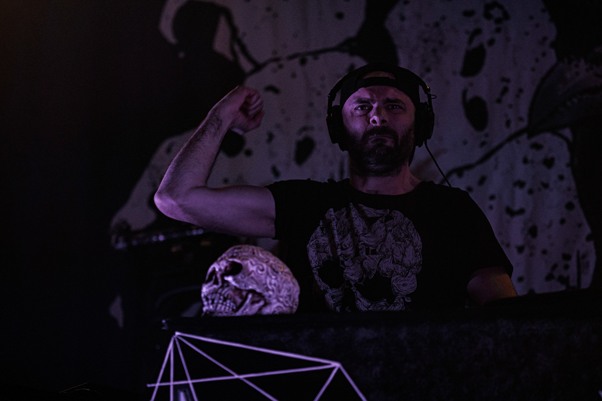 29.04.2022 Igorrr - Warszawski koncert francuskiego zespołu Gautier Serre inspirowany muzyka klasyczna, trip hopem, hip-hopem, death i black metalem, djentem, industrialem, czy tradycyjna muzyka.n/z Gautier Serre – guitar, programming, instrumentations &amp; vocals,Produkcja Knock Out Productions, klub Progresja.Wytwornia Metal Blade,fot. Andrzej Wasilkiewicz/Reporter