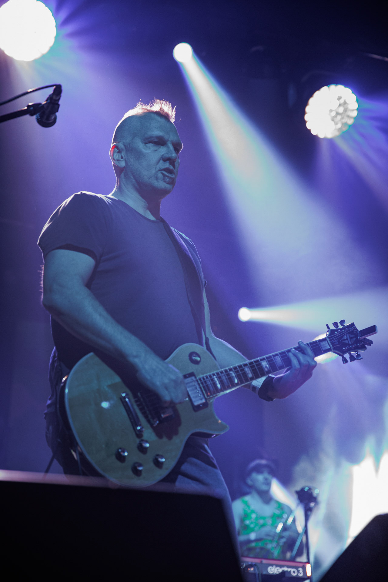 15.01.2022 KULT - koncert Pomaranczowa Trasa 2021/2022 - Warszawa Stodoła, Kult konczy w doskonalej formie przeniesiony z jesieni ostatni koncert Pomaranczowej Trasy 2021, publicznosc nie zawiodla, pelna sala.   n/z Tomasz Goehs perkusja,Rock, rock progresywny, rock alternatywny, punk, nowa fala, polski rock.fot. Andrzej kaziq Wasilkiewicz/Reporter