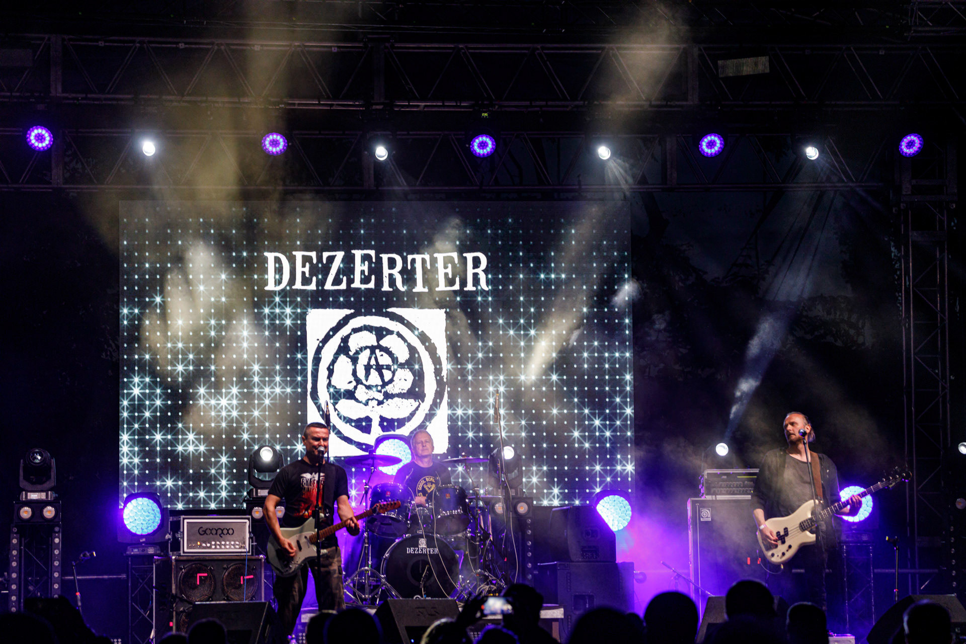 10.07.2022 Dezerter - Antyfest Antyradia 2022 - Warszawa, letnia scena klubu Progresja.N/z Robert Robal Matera gitara, N/z Krzysiek Grabowski perkusja,N/zJacek Chrzanowski bass, Dezerter, SS20, Punk, Punkrock, hardcore, rock.fot. Andrzej Wasilkiewicz/REPORTER