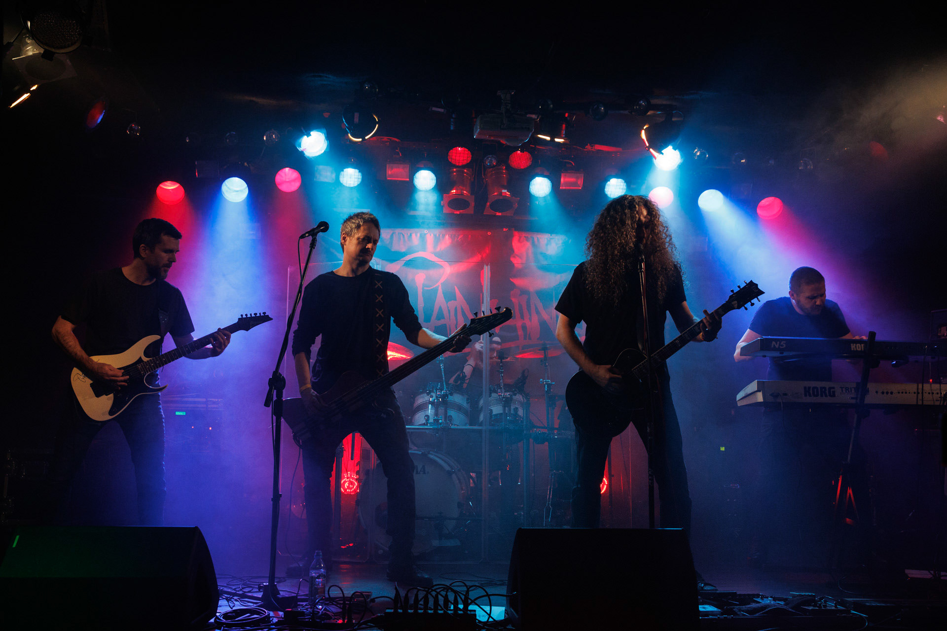 Painthing - death, doom metal.Koncert Czwarta Fala MMXXII klub VooDoo Warszawa.n/z Kuba Grobelny – guitar, vocal, n/z Bartłomiej Kaczor – guitar, n/z Darek Ojdana – keys, n/z Jan Rajkow-Krzywicki – bass,n/z Tomasz Śwital – drums,Fot. Andrzej Wasilkiewicz/kaziq.com
