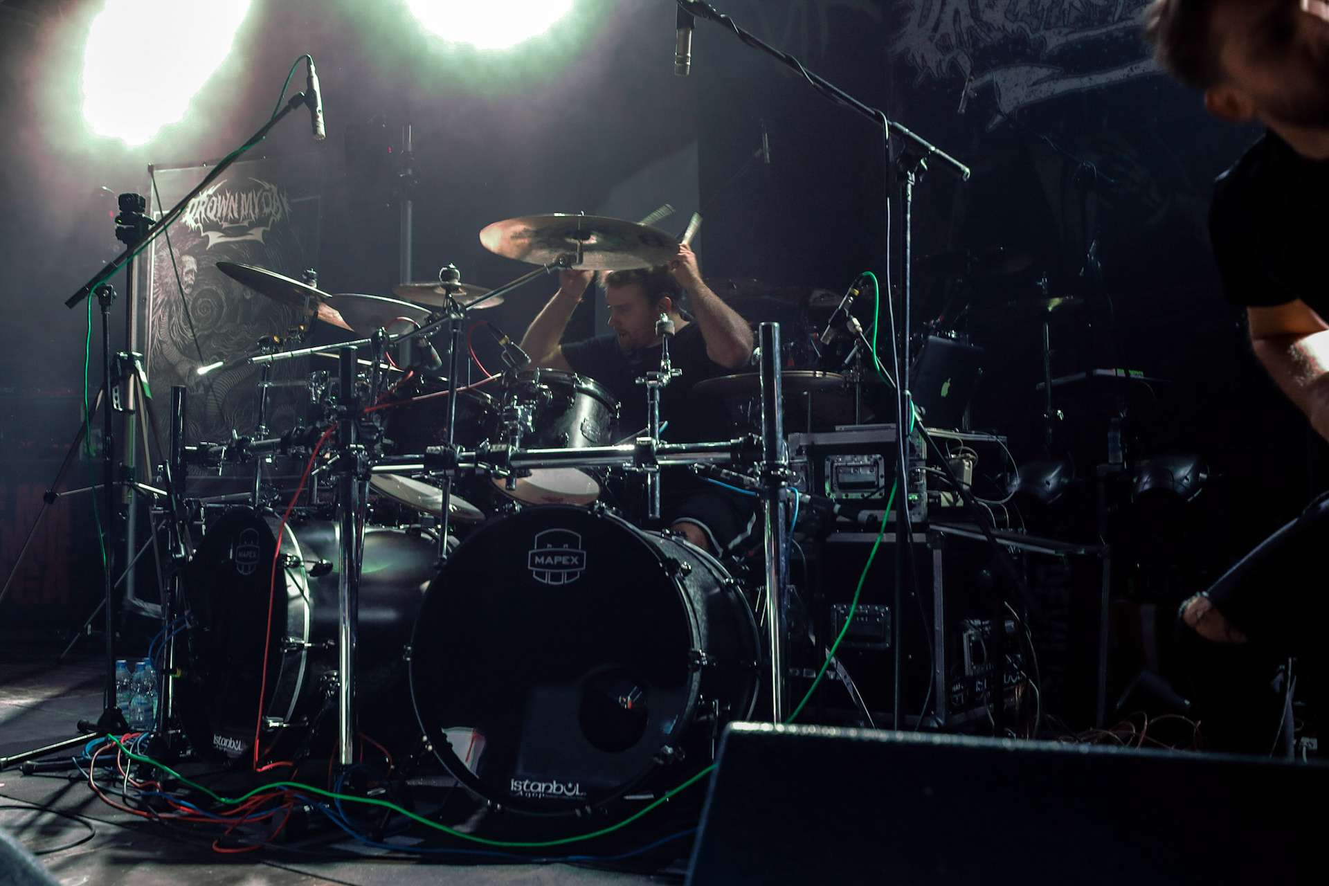 30.11.2018 Knock Out Tour 2018 - Warszawa Progresja - DROWN MY DAY deathcore, metalcore, death metal, 

Maciek "Groov" Korczak wokal, 
Arkadiusz Antosz gitara basowa, 
Sergiusz Smolnicki gitara, 
Sławomir Wojtas gitara, 
Kuba Homik perkusja, fot. Andrzej Wasilkiewicz/Reporter