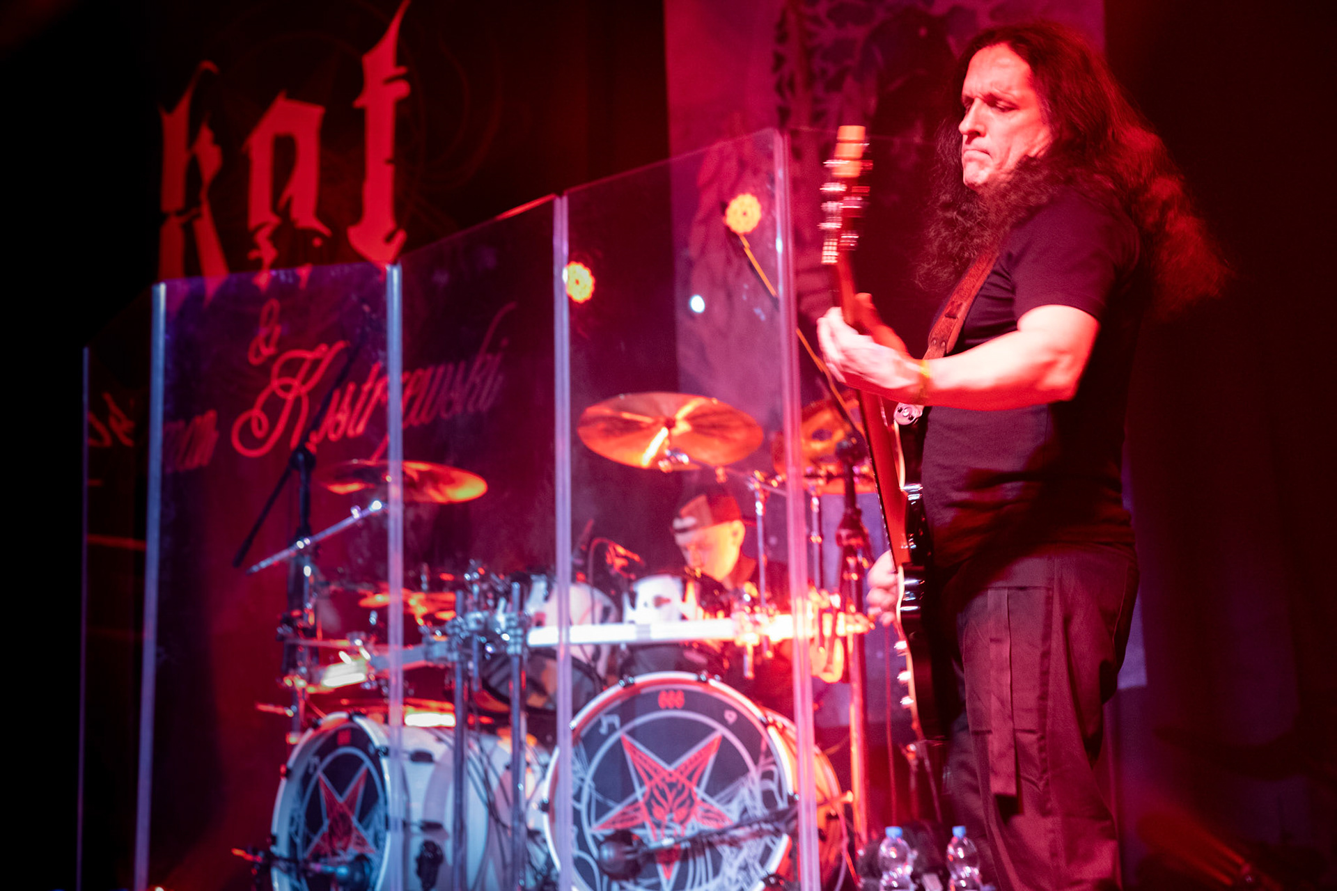 01.03.2019 KAT & Roman Kostrzewski Polska, metal, trashmetal, - koncert w warszawskiej Progresji promujący nowy album studyjny grupy „Popiór”
jeden z pierwszych koncertów w nowym składzie,
 Roman Kostrzewski – wokal
Jacek Nowak – perkusja
Krzysztof Pistelok – gitara
Jacek Hiro – gitara
Michał Laksa – bas
fot. Andrzej Wasilkiewicz/Reporter