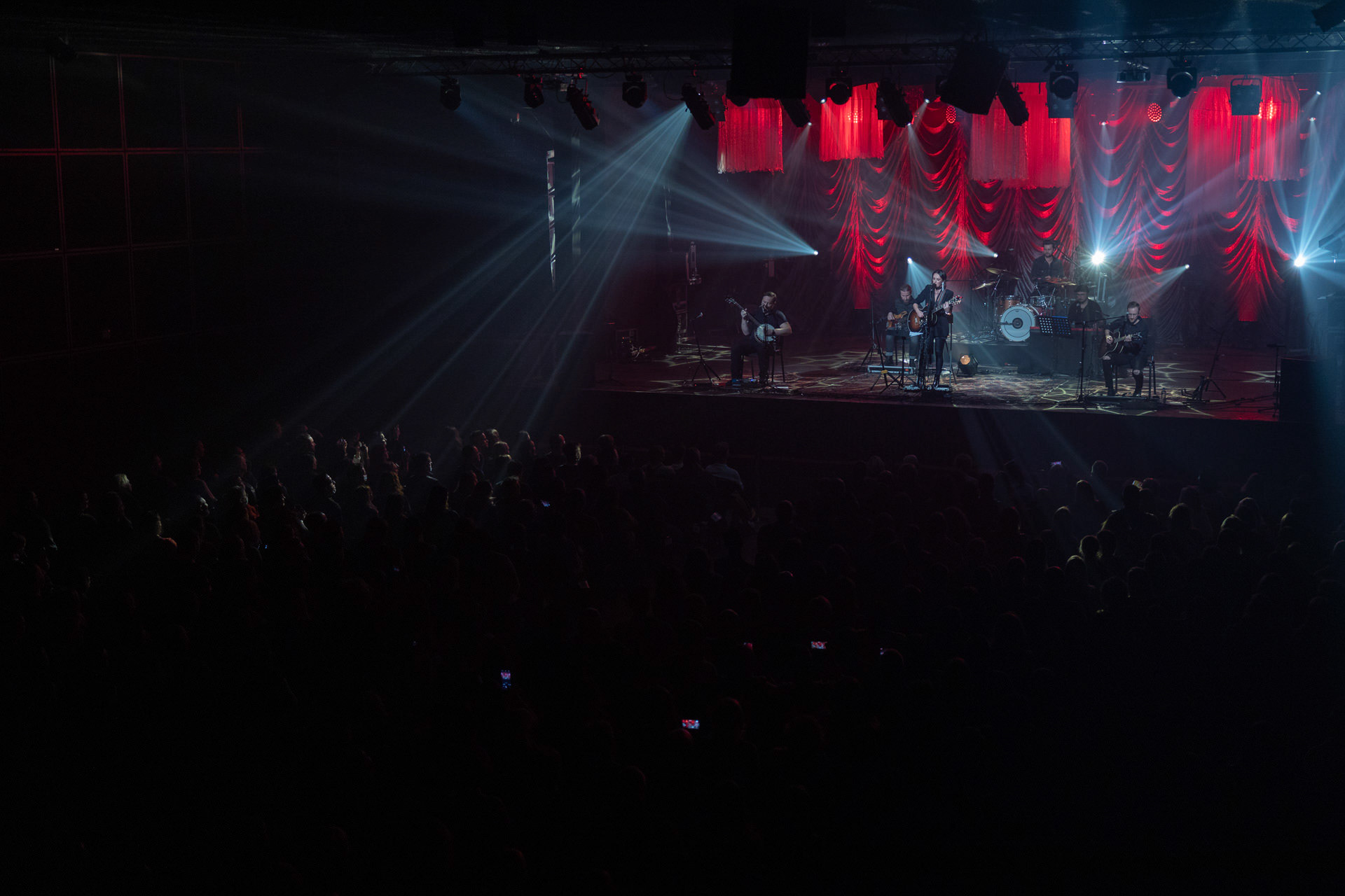 5.12.2021 Kasia Kowalska akustycznie w Klubie Stodola.n/z Kasia Kowalska - wokal,n/z Jerzy Runowski - gitara,n/z Pawel Grudniak - bass,n/z Marcin Karel - gitara,n/z Barek Pawlus - perkusja,Rock, rock progresywny, rock alternatywny, polski rock, pop-rock.fot. Andrzej Wasilkiewicz/Reporter