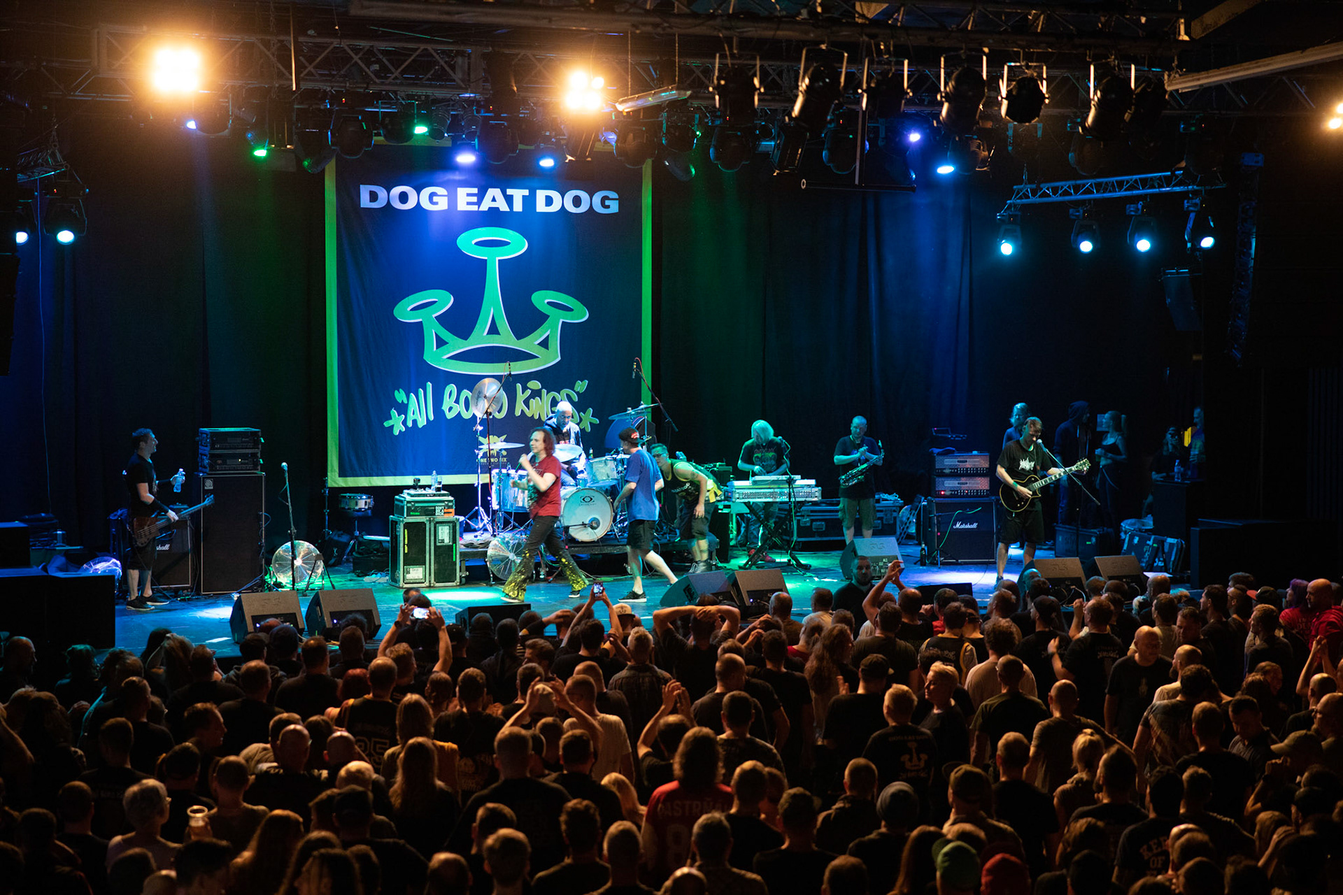 Dog Eat Dog - USA - hardcore, punkrock, rap, metal, hip hop,reggae, soul, funk,
Dave Neabore (bass), 
John Connor (vocals), 
Brandon Finley (drums) 
Roger Hämmerli (guitar)
Bozez (sax & beer)
koncert w Warszawskiej Progresji w ramach trasy 25 lat All Boro Kings zespołu Dog Eat Dog.
fot. Andrzej Wasilkiewicz/Reporter