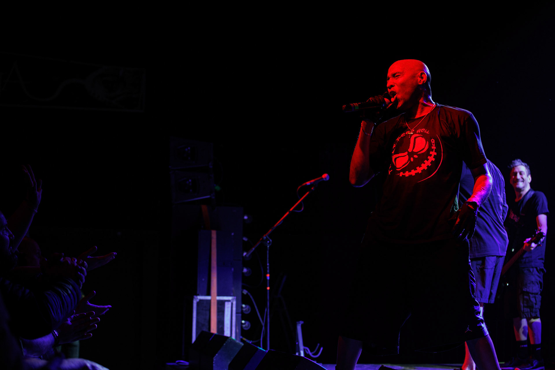 30.11.2021 koncert Dog Eat Dog - USA - hardcore, punkrock, rap, metal, hip hop, reggae, soul, funk,n/z Dave Neabore (bass), n/z John Connor (vocals), n/z Brandon Finley (drums), n/z Roger Hammerli (guitar),n/z Bozez (sax &amp; beer),koncert Warszawa, Progresja 25 lat albumu Play Games -  Dog Eat Dog.fot. Andrzej Wasilkiewicz/Reporter