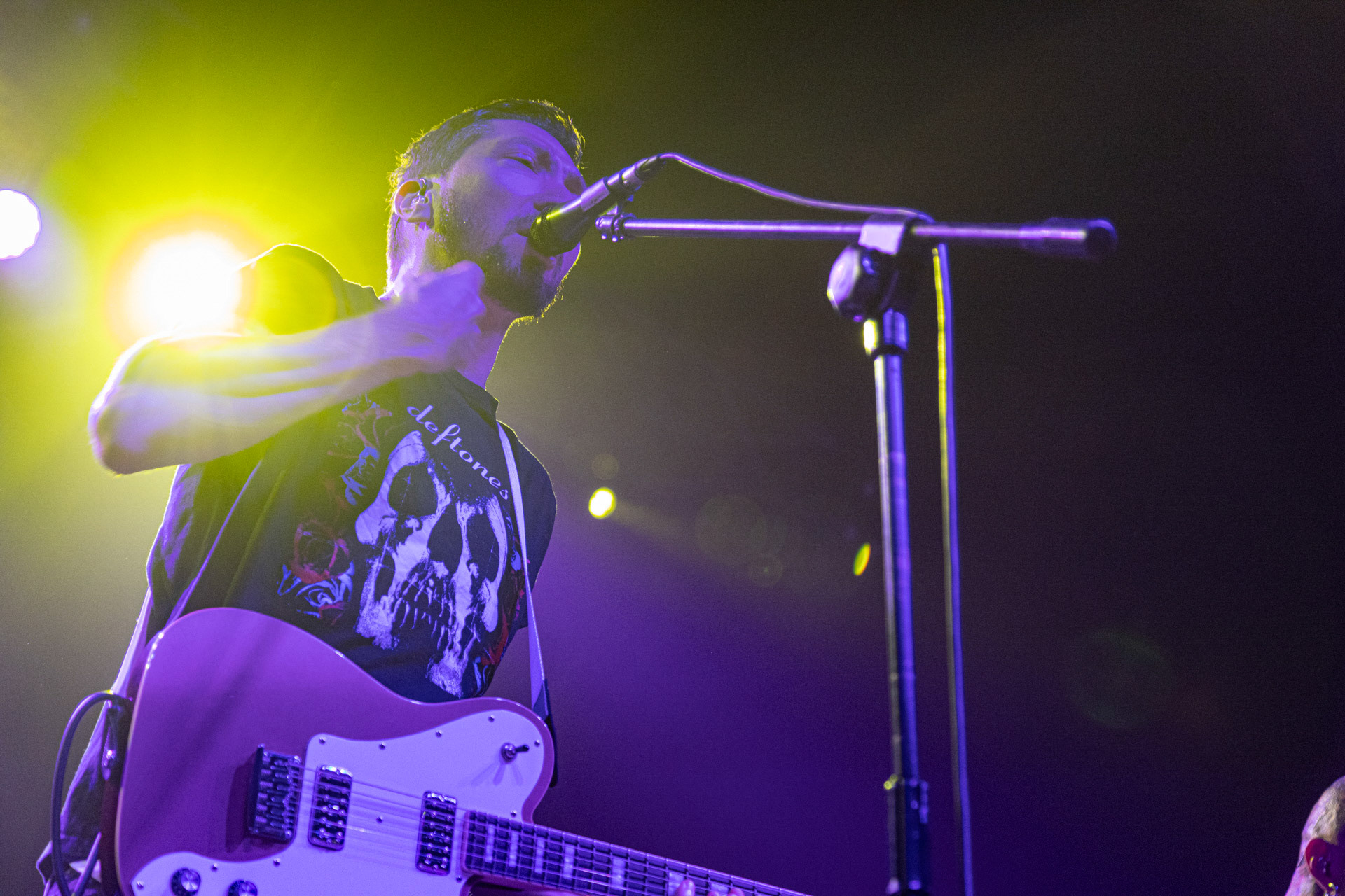 30.08.2022 Fundacja Bezpieczne Niebo wraz z klubem Progresja serdecznie zapraszają na specjalny koncert charytatywny dla Szymona Stankiewicza, który walczy z nowotworem.KonstelacjeKonstelacje to warszawski skład, który właśnie wchodzi na rynek ze swoją debiutancką płytą “Poza Horyzont”. Zespół miesza różne style, tworząc własną tożsamość, krążącą wokół klimatów Deftones i melancholii rocka z lat 90′. W sieci dostępne są już 4 single z nadchodzącego albumu. Organizacja Progresja i Fundacja Bezpieczne Niebo. fot. Andrzej Wasilkiewicz/kaziq.com