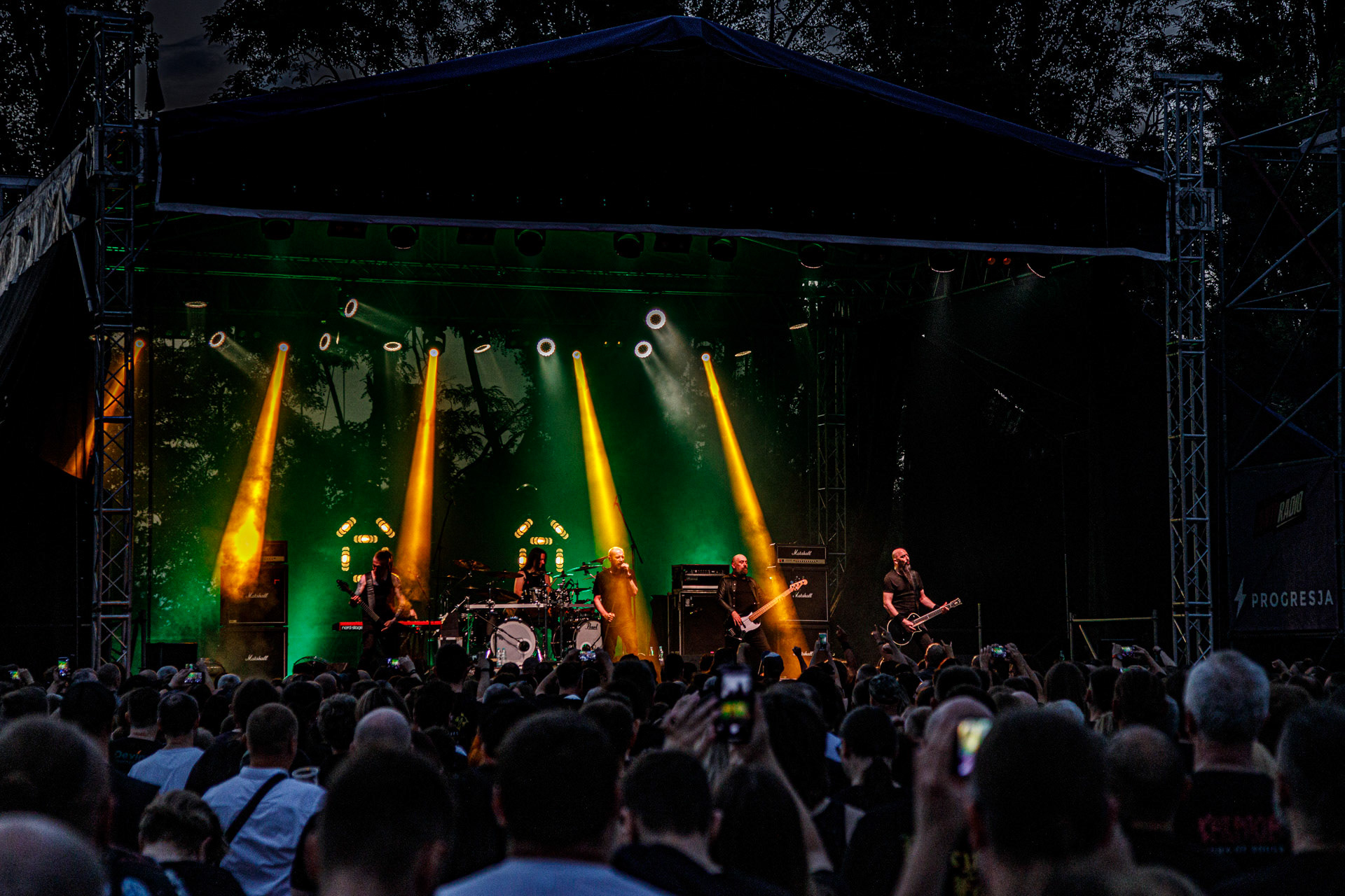 22.07.2022 Paradise Lost - warszawski koncert na letniej scenie klubu Progresja.Knock Out Production, Nuclear Blast, n/z Nick Holmes – wokal,n/z Gregor Mackintosh – gitara prowadząca,n/z Aaron Aedy – gitara rytmiczna,n/z Steve Edmondson – gitara basowa,n/z Waltteri Vayrynen – perkusja,Produkcja Knock Out Productions,Fot. Andrzej Wasilkiewicz/Reporter