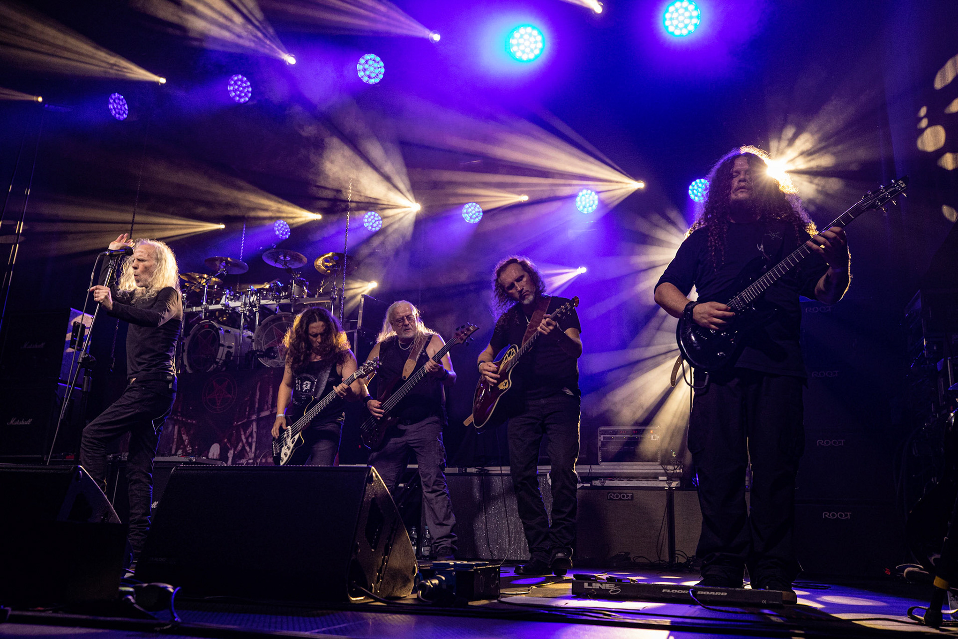 12.09.2021 - KAT i Roman Kostrzewski - koncert "Do zobaczenia w piekle" Wroclaw, Centrum Koncertowe A2.  Roman Kostrzewski – wokalJacek Nowak – perkusjaKrzysztof Pistelok – gitaraJacek Hiro – gitaraMichal Laksa – basGościnnie: Adam „Nergal” Darski (Behemoth)Piotr „Peter” Wiwczarek (Vader),Tomasz „Titus” Pukacki (Acid Drinkers)Adrian „Fred” Frelich (Dragon)Krzysztof „Fazi” Oset (ex-Kat)Piotr „Mancover” Mańkowski (Wolf Spider)Wacław „Vogg” Kiełtyka (Decapitated)Marek „Spider” Pająk (Vader)Jarek „Gronos” Gronowski (Dragon, ex-Kat)Paweł „Baitel” Pasek (Decapitated) Piotr Radecki (ex-Kat &amp; Roman Kostrzewski)fot. Andrzej kaziq Wasilkiewicz