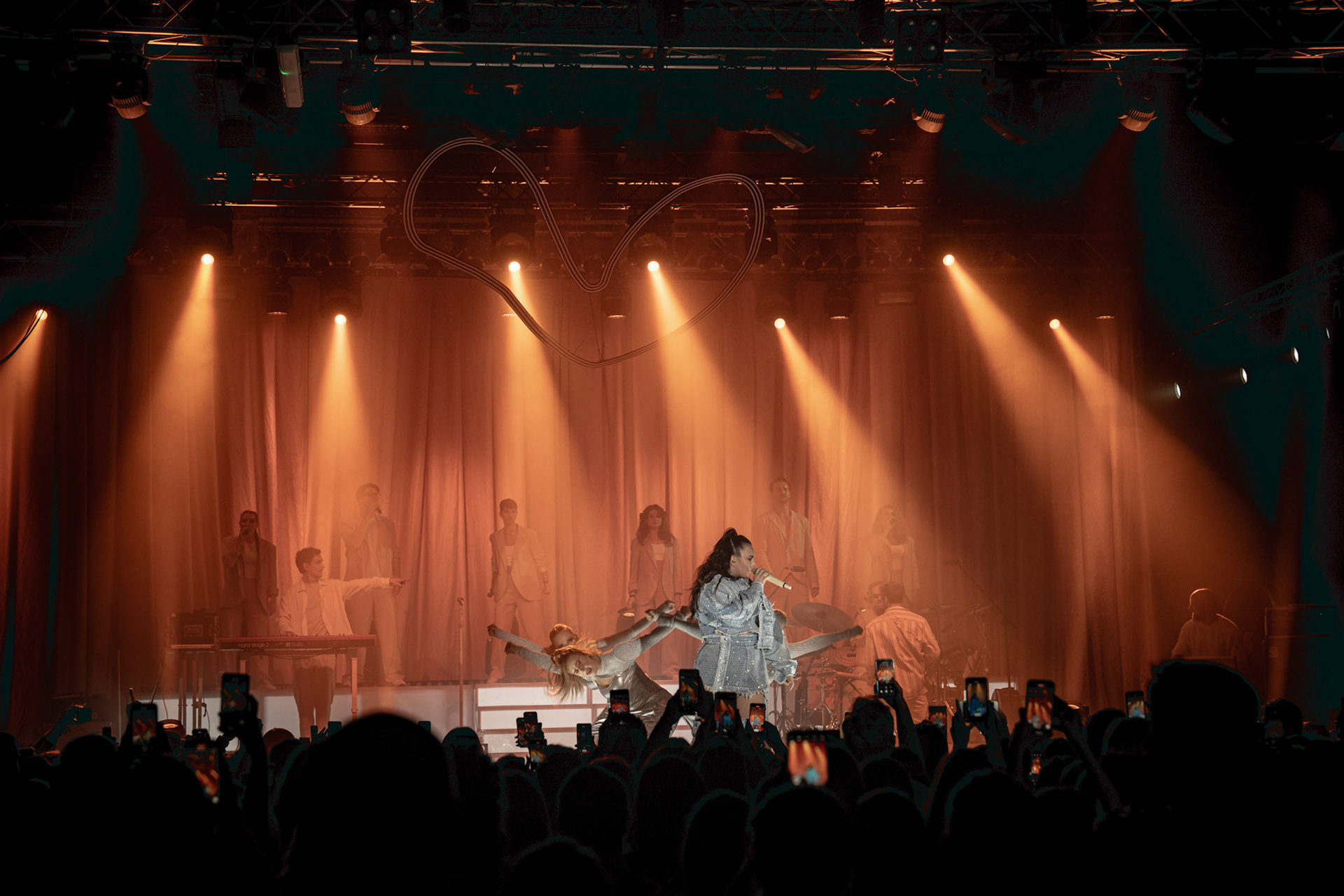 28.10.2023 Ewa Farna specjalny koncert urodzinowy Warszawa, Klubie PROGRESJA, fot. Andrzej Wasilkiewicz/Reporter