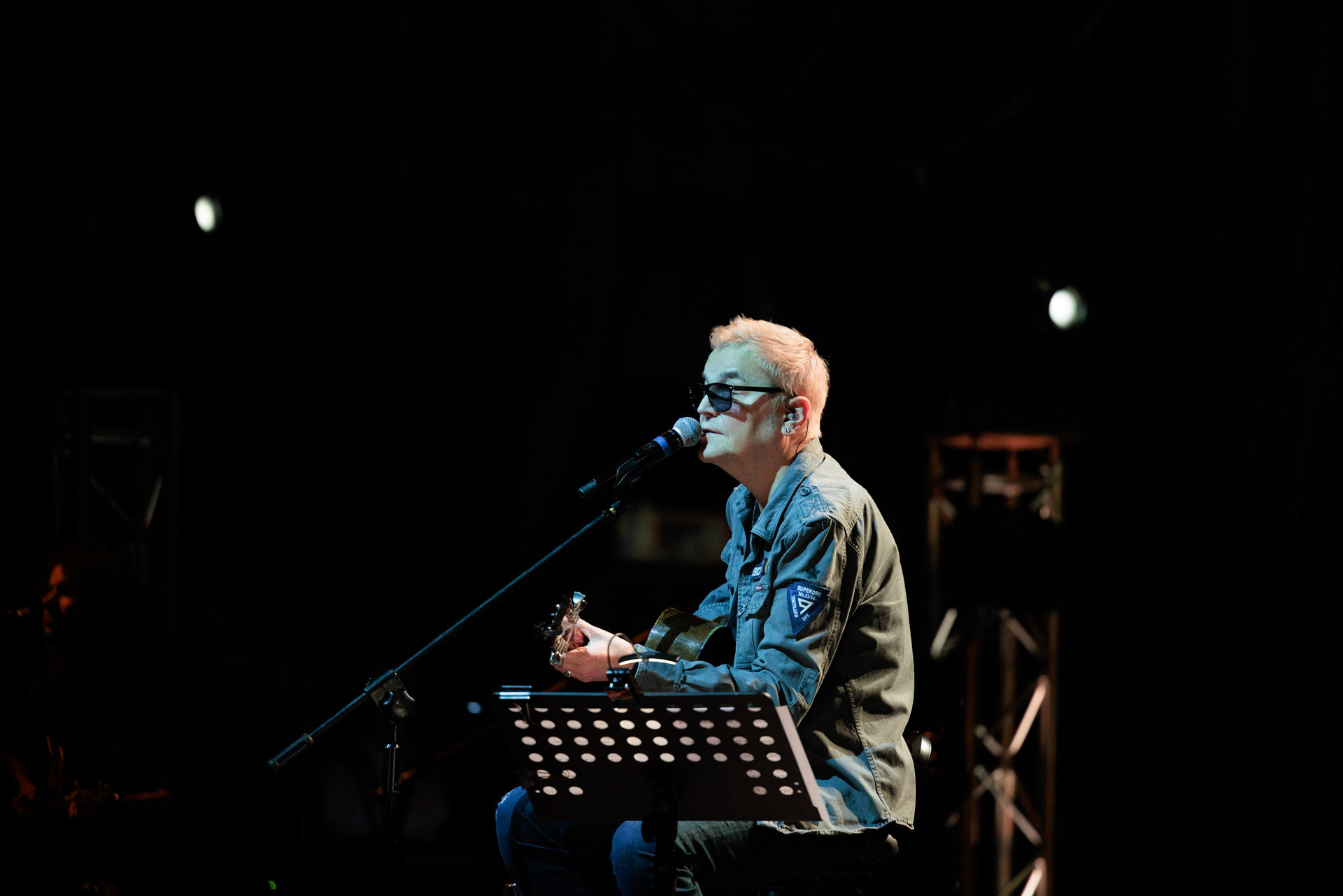 20.02.2022 Wilki 30lat akustycznie - Mija okragle 30 lat od czasu wydania debiutanckiej plyty “Wilki”.Koncert w warszawskiej Progresji. n/z Robert Gawlinskifot. Andrzej Wasilkiewicz/Reporter