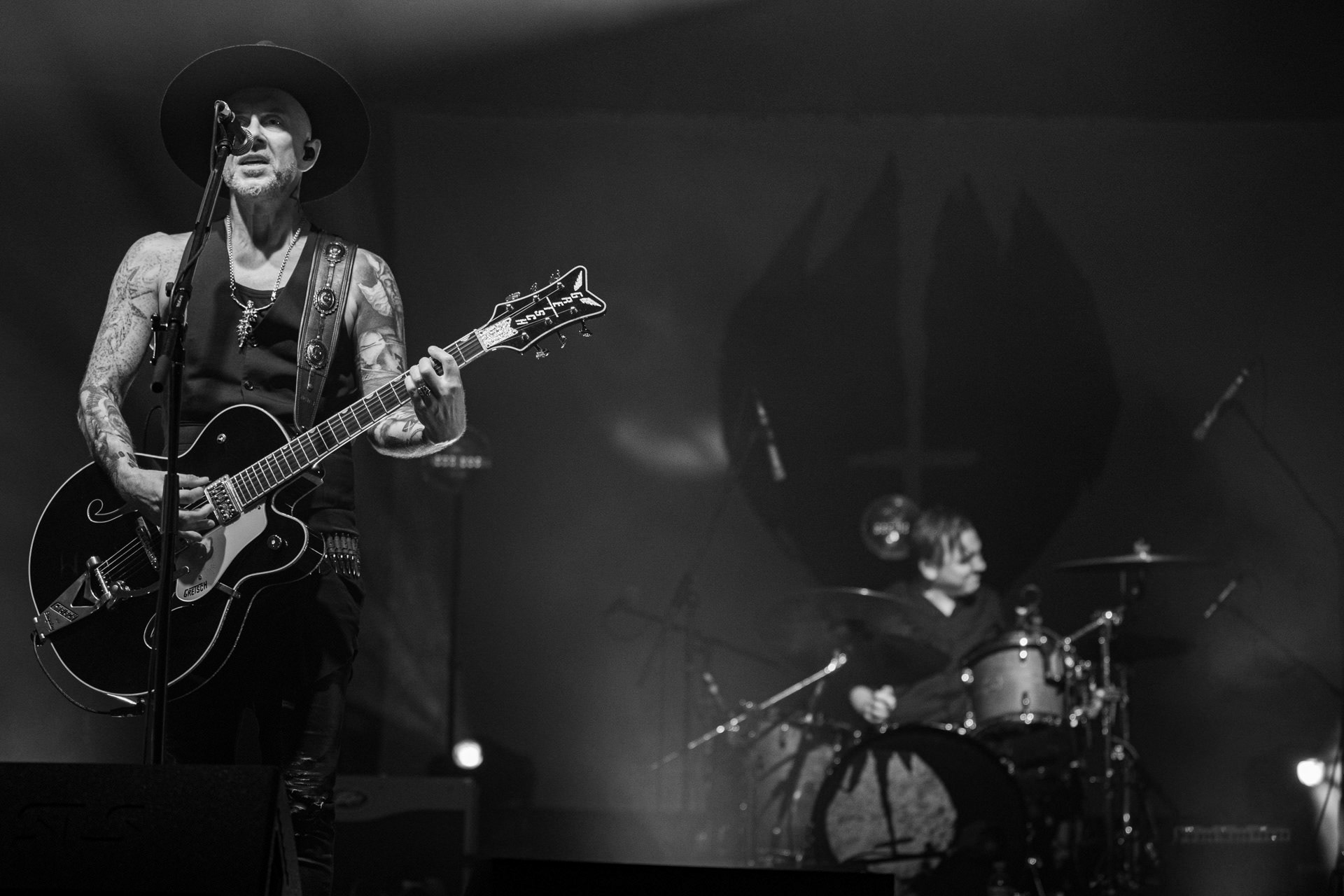 13.08.2021 koncert Me And That Man w Warszawie,Letnia scena Progresji, Gramy do Woli.n/z Adam Nergal Darski - gitara, wokal,n/z John Porter - gitara, wokal,n/z Łukasz Kumański - perkusja,n/z Matteo Bassoli - bass, wokal,n/z Sasha Boole - gitara, wokal,Fot. Andrzej Wasilkiewicz/Reporter