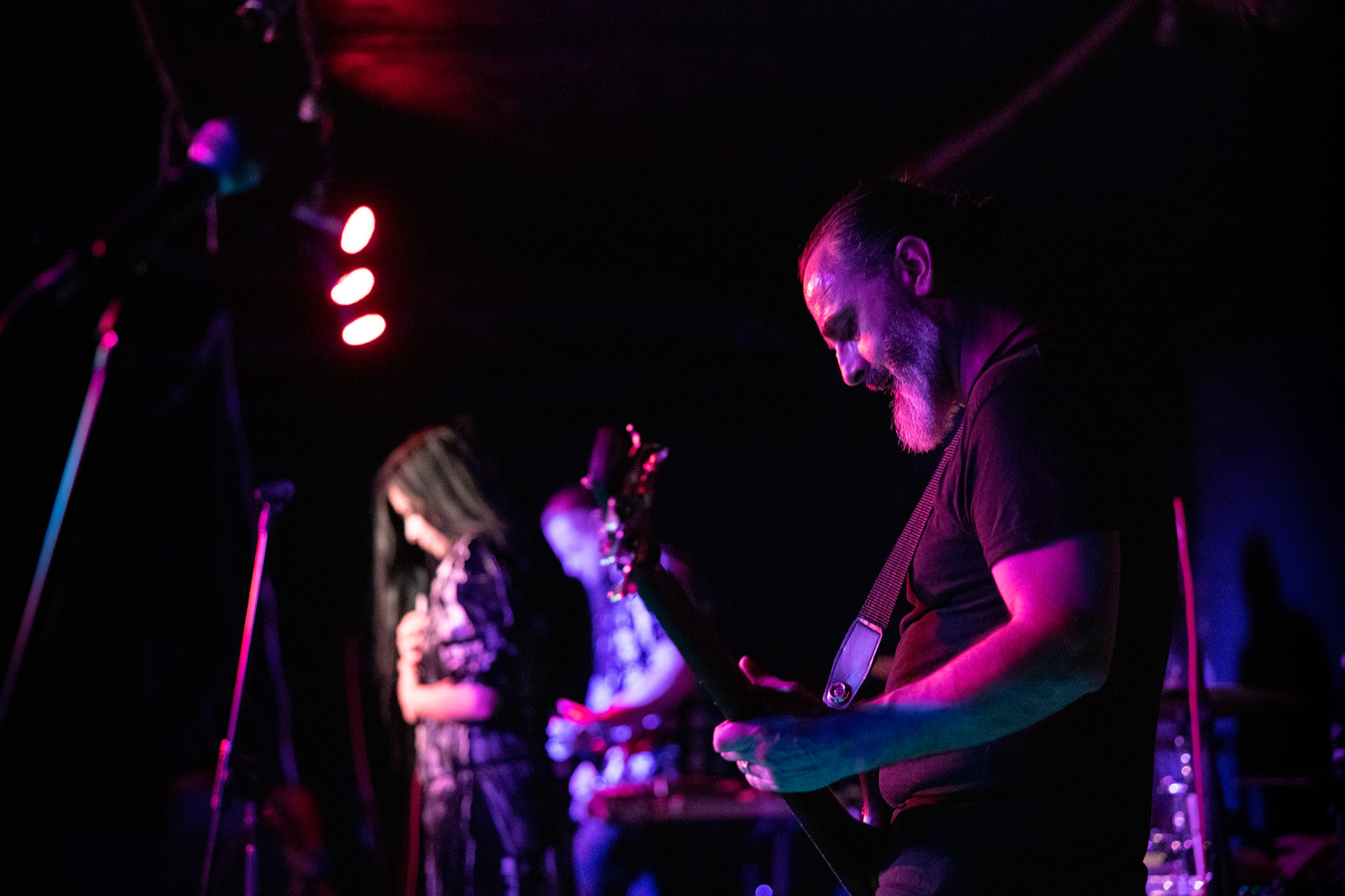 Hetane - rock alternatywny, trip-hop, muzyka elektroniczna,
MAGDA OLEŚ - wokale, teksty,
ŁUKASZ /JELEŃ/ POL - gitara, klawisze, elektronika,
REM KARPIENKO - bass,
MICHAŁ LANGE- perkusja,
Warszawa, klub Potok Drugi Dom Ludzi Rocka,
fot. Andrzej kaziq Wasilkiewicz