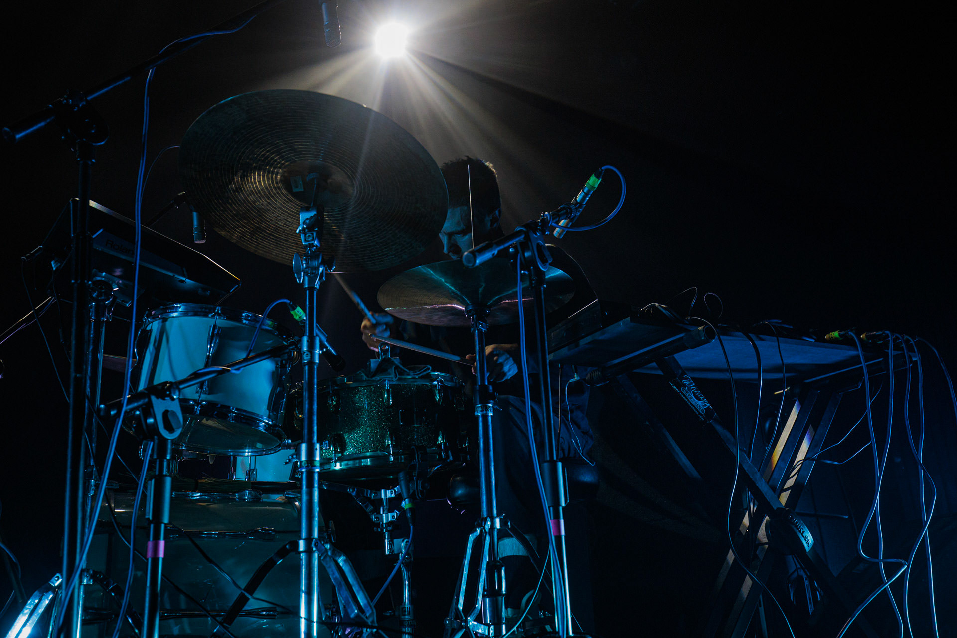 26.04.2022 Portico Quartet Jazz, ambient, electronic, hang. Warszawska Progresja.Portico Quartet to instrumentalny zespol z Londynu w Wielkiej Brytanii. n/z Duncan Bellamy - drums and electronics,n/z Milo Fitzpatrick - electric and double-bass,n/z Jack Wyllie - saxophones and keyboards,n/z Keir Vine -keyboards,Produkcja Winiary Bookings fot. Andrzej Wasilkiewicz/Reporter