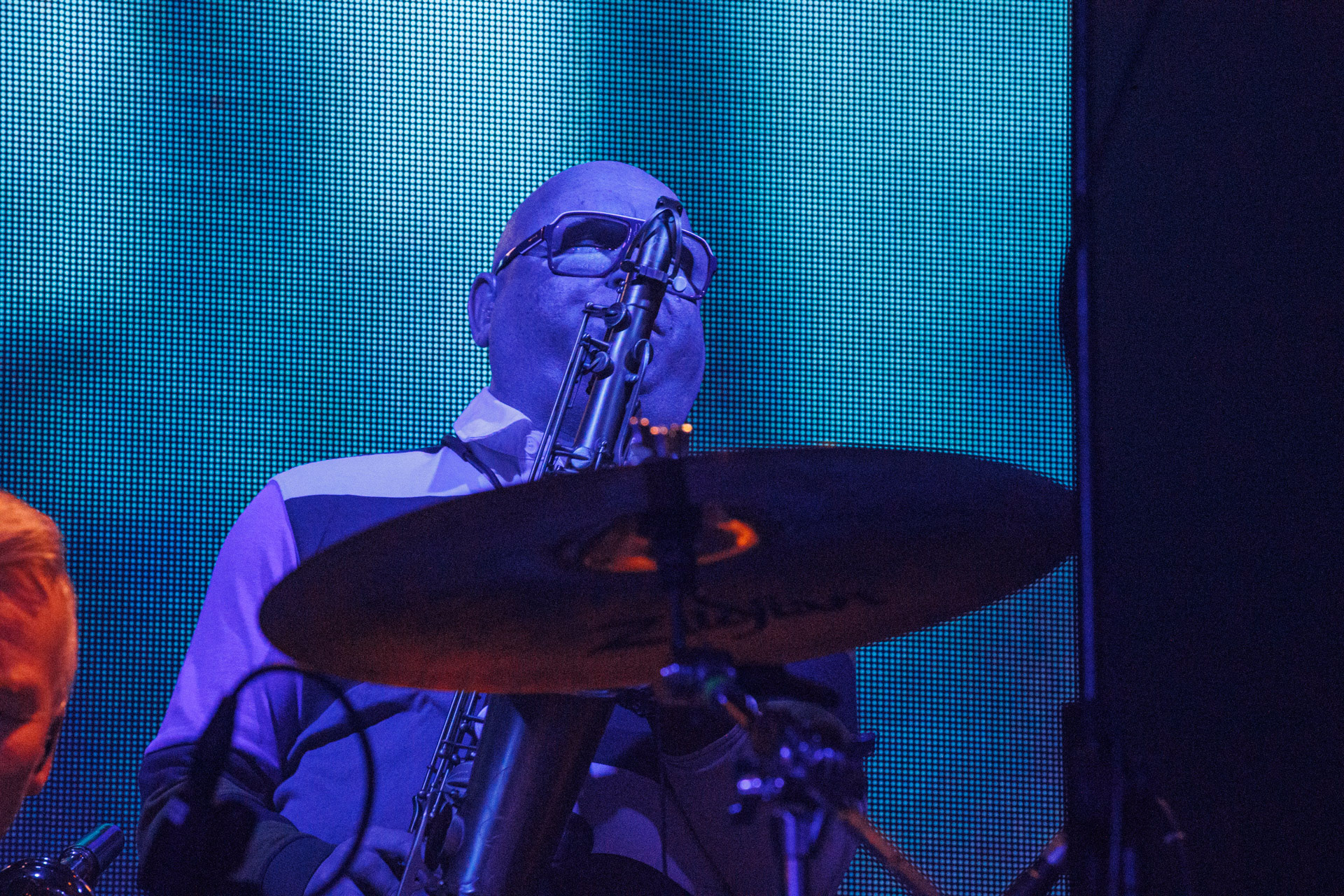 15.01.2022 KULT - koncert Pomaranczowa Trasa 2021/2022 - Warszawa Stodoła, Kult konczy w doskonalej formie przeniesiony z jesieni ostatni koncert Pomaranczowej Trasy 2021, publicznosc nie zawiodla, pelna sala.   n/z Tomasz Goehs perkusja,Rock, rock progresywny, rock alternatywny, punk, nowa fala, polski rock.fot. Andrzej kaziq Wasilkiewicz/Reporter