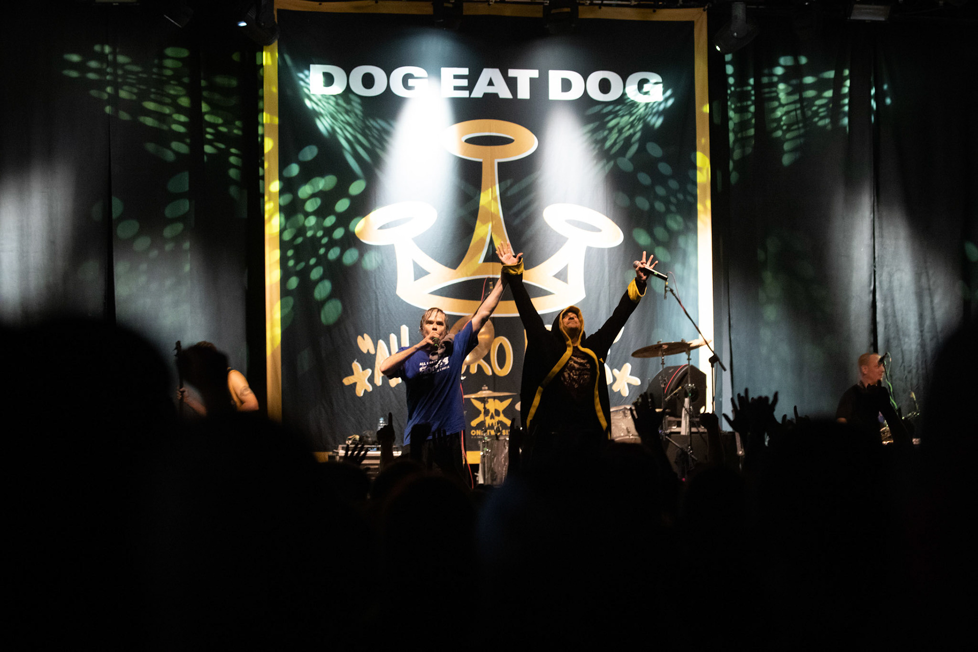 Dog Eat Dog - USA - hardcore, punkrock, rap, metal, hip hop,reggae, soul, funk,
Dave Neabore (bass), 
John Connor (vocals), 
Brandon Finley (drums) 
Roger Hämmerli (guitar)
Bozez (sax & beer)
koncert w Warszawskiej Progresji w ramach trasy 25 lat All Boro Kings zespołu Dog Eat Dog.
fot. Andrzej Wasilkiewicz/Reporter