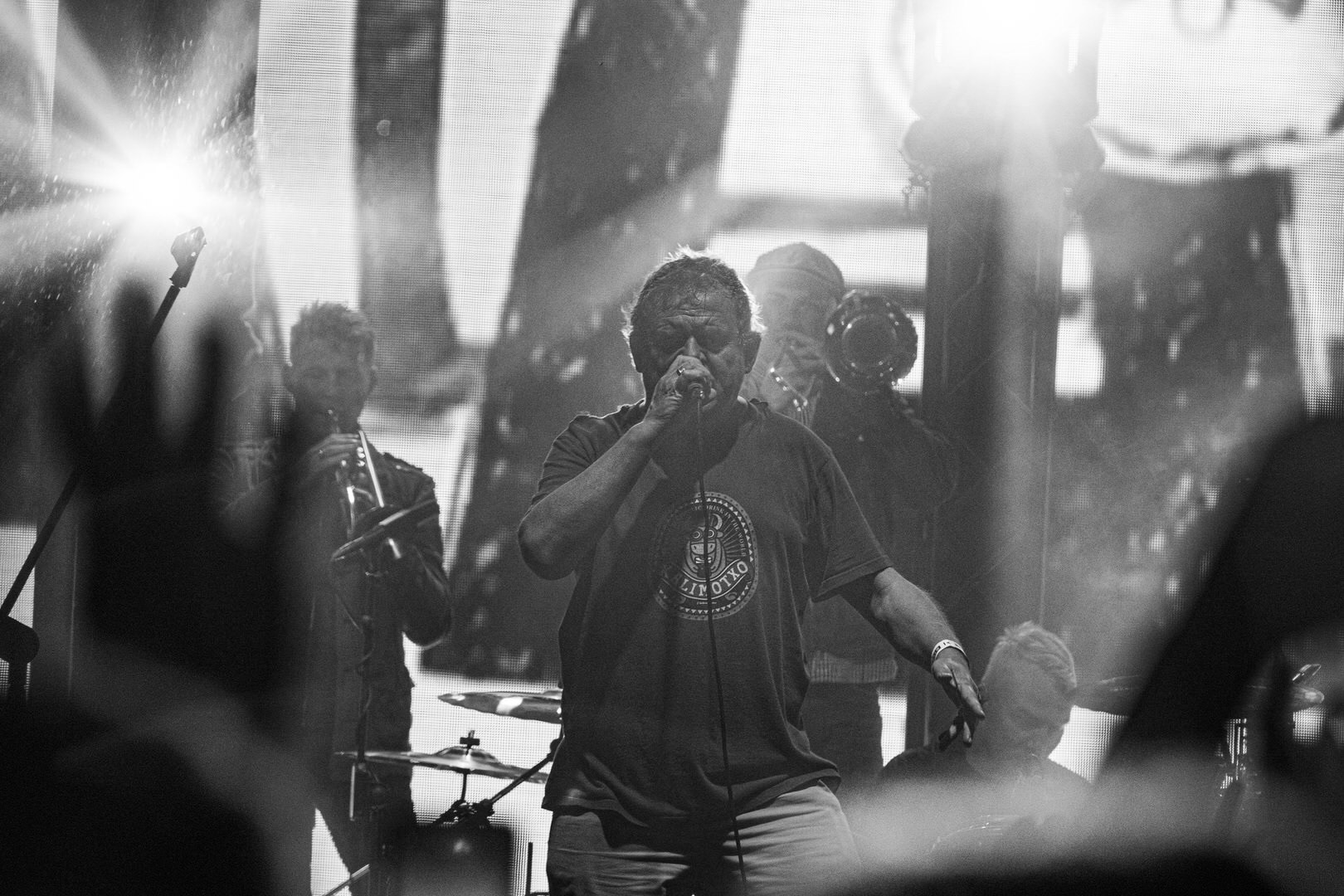 KULT - koncert w ramach Pomaranczowej Trasy 2020 - MUZYCZNA SYRENKA. 9 pazdziernika 2020, Warszawa, Stadion Syrenki. n/z Kazik Staszewski wokal,Rock, rock progresywny, rock alternatywny, punk, nowa fala.fot. Andrzej kaziq Wasilkiewicz/Reporter