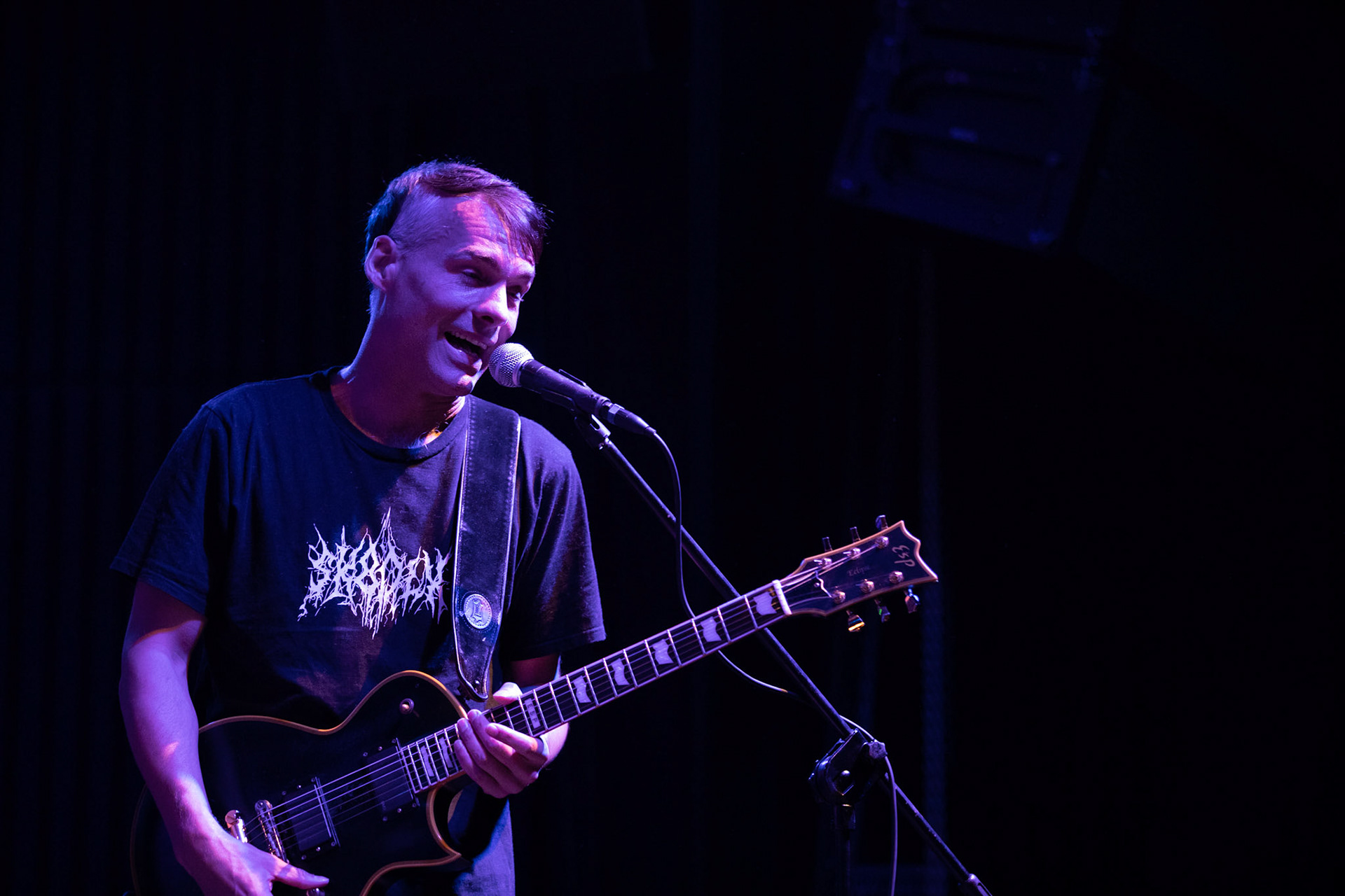 Dog Eat Dog - USA - hardcore, punkrock, rap, metal, hip hop,reggae, soul, funk,
Dave Neabore (bass), 
John Connor (vocals), 
Brandon Finley (drums) 
Roger Hämmerli (guitar)
Bozez (sax & beer)
koncert w Warszawskiej Progresji w ramach trasy 25 lat All Boro Kings zespołu Dog Eat Dog.
fot. Andrzej Wasilkiewicz/Reporter