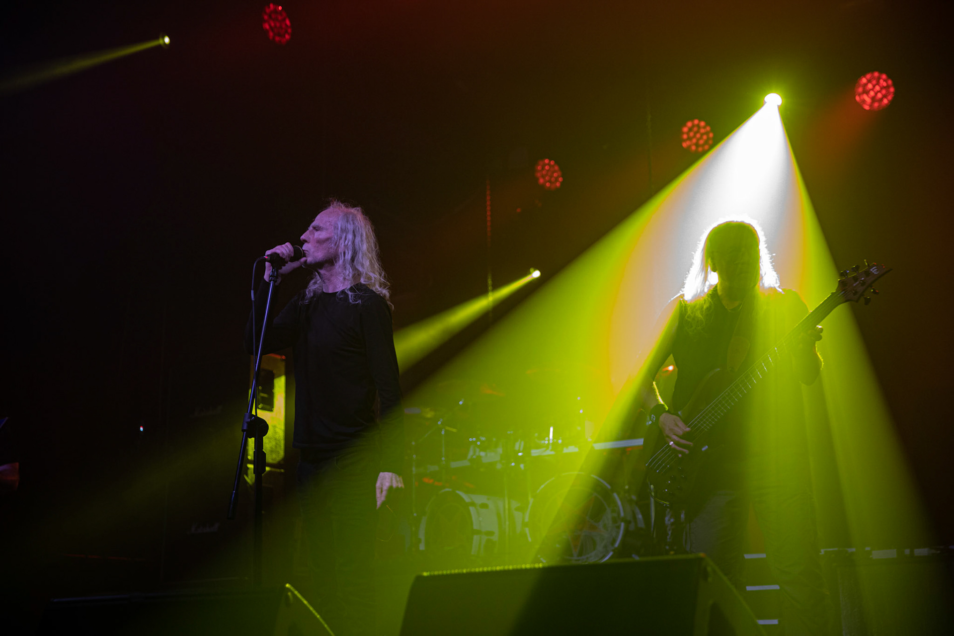 12.09.2021 - KAT i Roman Kostrzewski - koncert "Do zobaczenia w piekle" Wroclaw, Centrum Koncertowe A2.  Krzysztof „Fazi” Oset (Dragon, ex-Kat) i Roman Kostrzewski – wokal, fot. Andrzej kaziq Wasilkiewicz