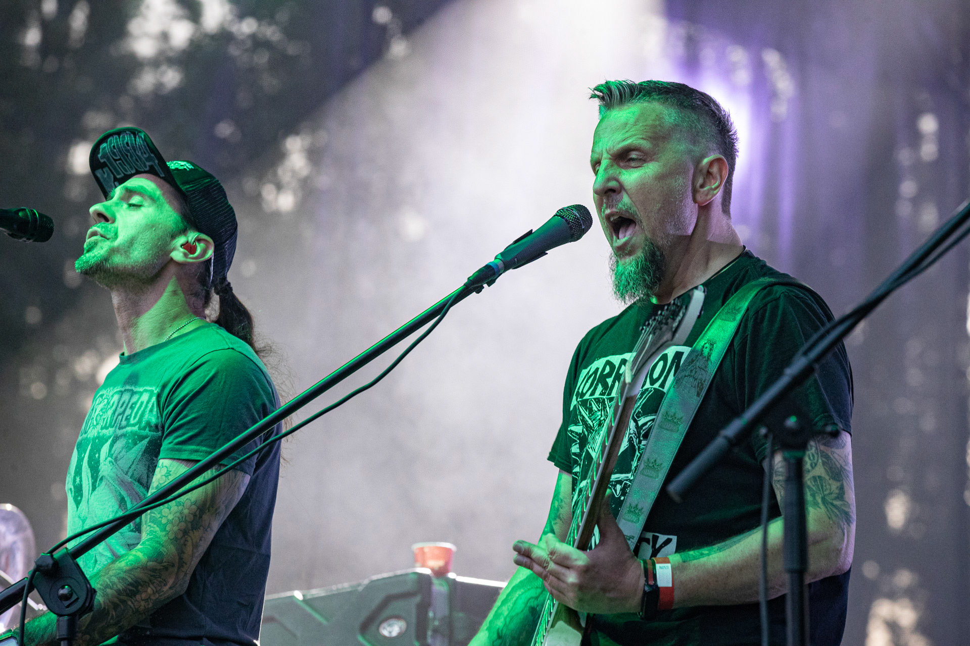 Koncert Luxtorpeda 10 urodziny. Warszawa Progresja.Gramy do Woli.n/z.Robert „Litza” Friedrich – gitara, wokal,n/z.Przemysław „Hans” Frencel – wokal, rap,Fot. Andrzej kaziq Wasilkiewicz/Reporter