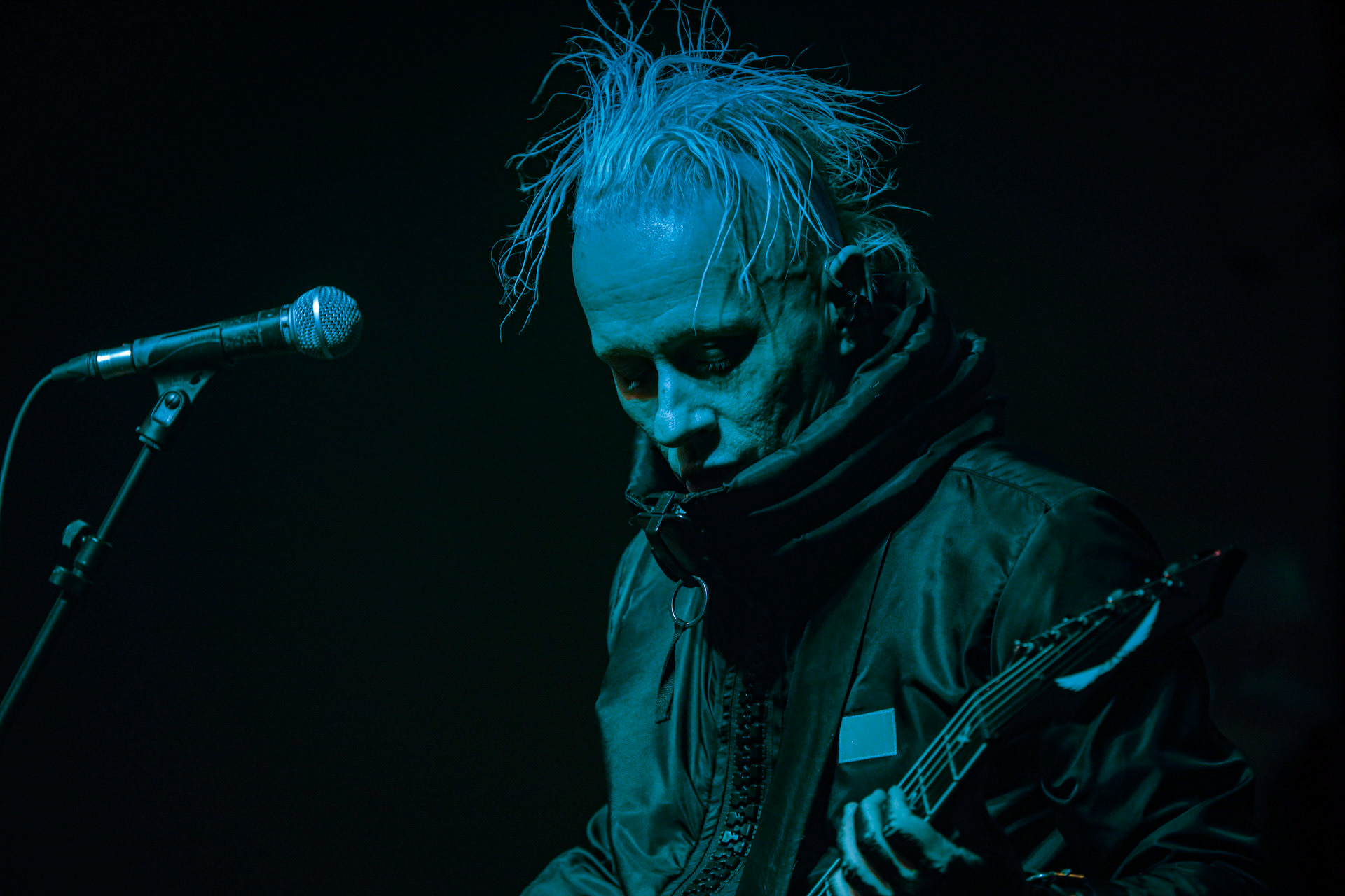 9.08.2022 FRONT LINE ASSEMBLY (Metropolis Records/Kanada) - Industrial/EBM - Warszawski koncert w Progresji.  WiniaryBookings,fot. Andrzej Wasilkiewicz/kaziq.com