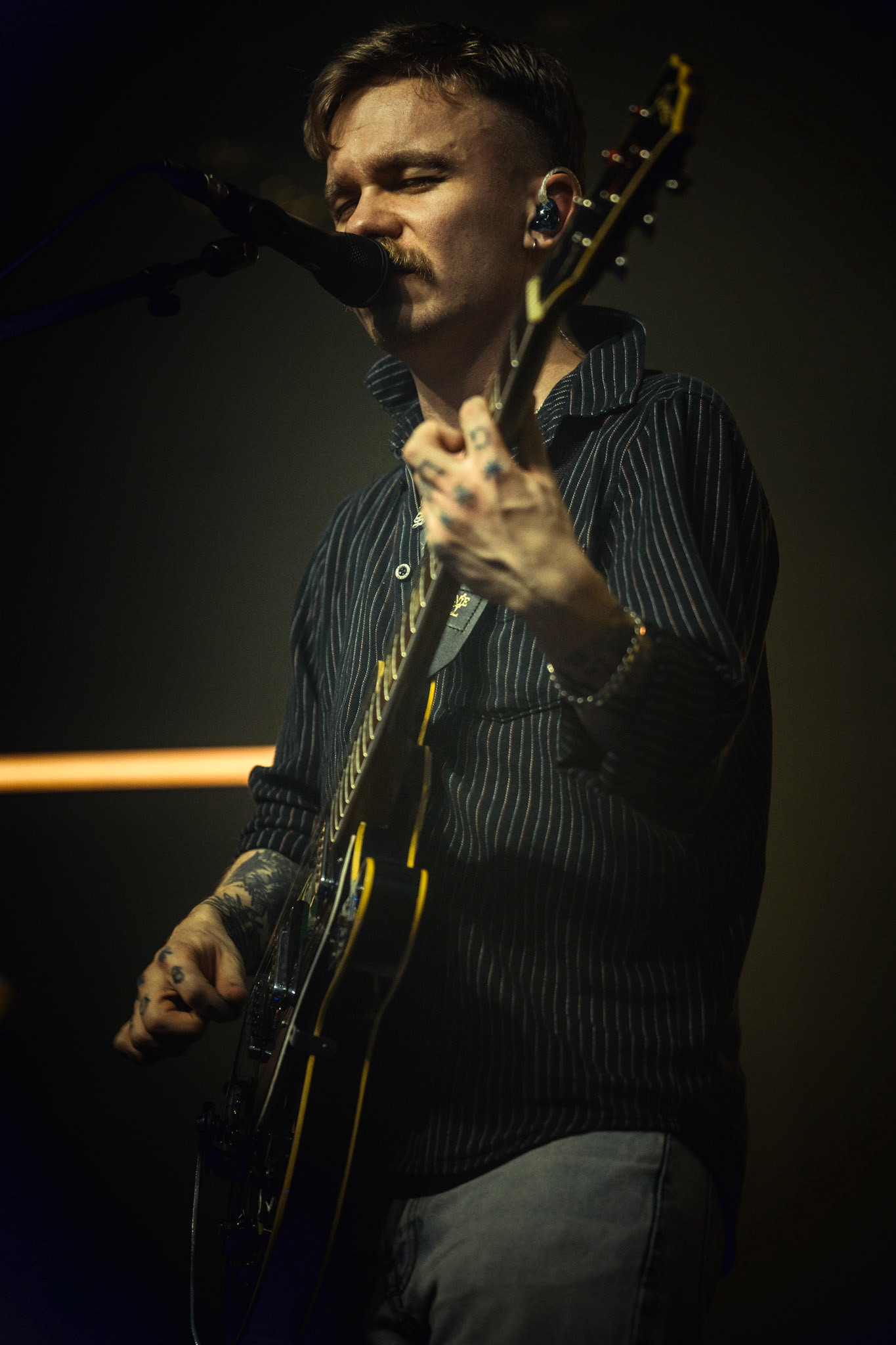 2023.12.15 WalusKraksaKryzys - Klub Stodola Warszawa wlasc. Sebastian Lukasz Gugulski – polski muzyk, grajacy muzyke z pogranicza indie rocka, post-punk revival i poezji spiewanej.fot. Andrzej Wasilkiewicz/REPORTER