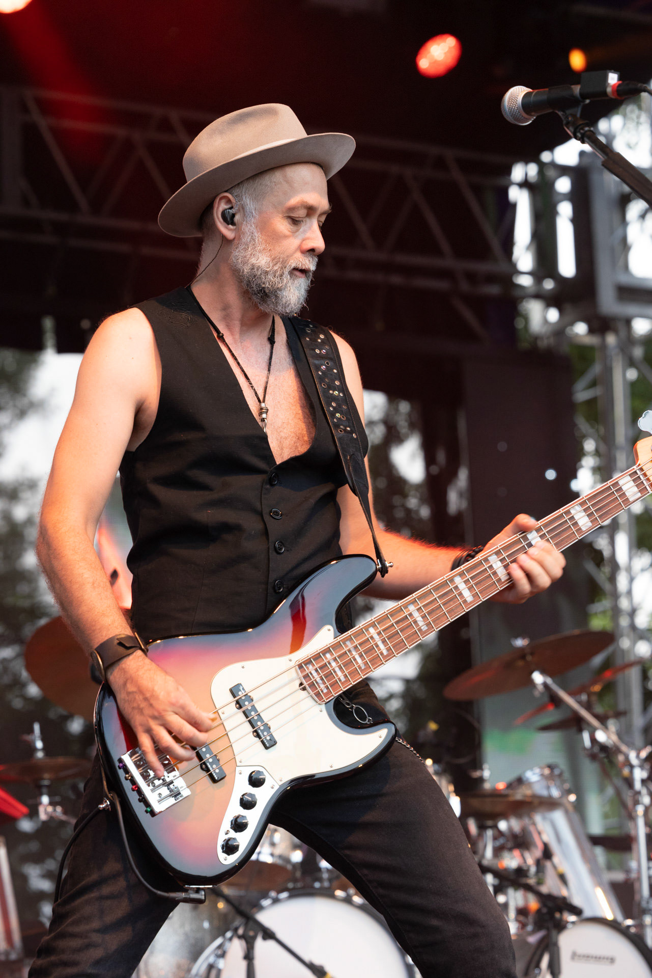 Koncerty Lady Pank w ramach urodzinowej trasy LP40 warszawska Pogresja.Gramy do Woli. Polski Rock, pop, soft rock, polska grupa rockowa z czasów PRL.n/z. Krzysztof Kieliszkiewicz – gitara basowa, Fot. Andrzej kaziq Wasilkiewicz/Reporter