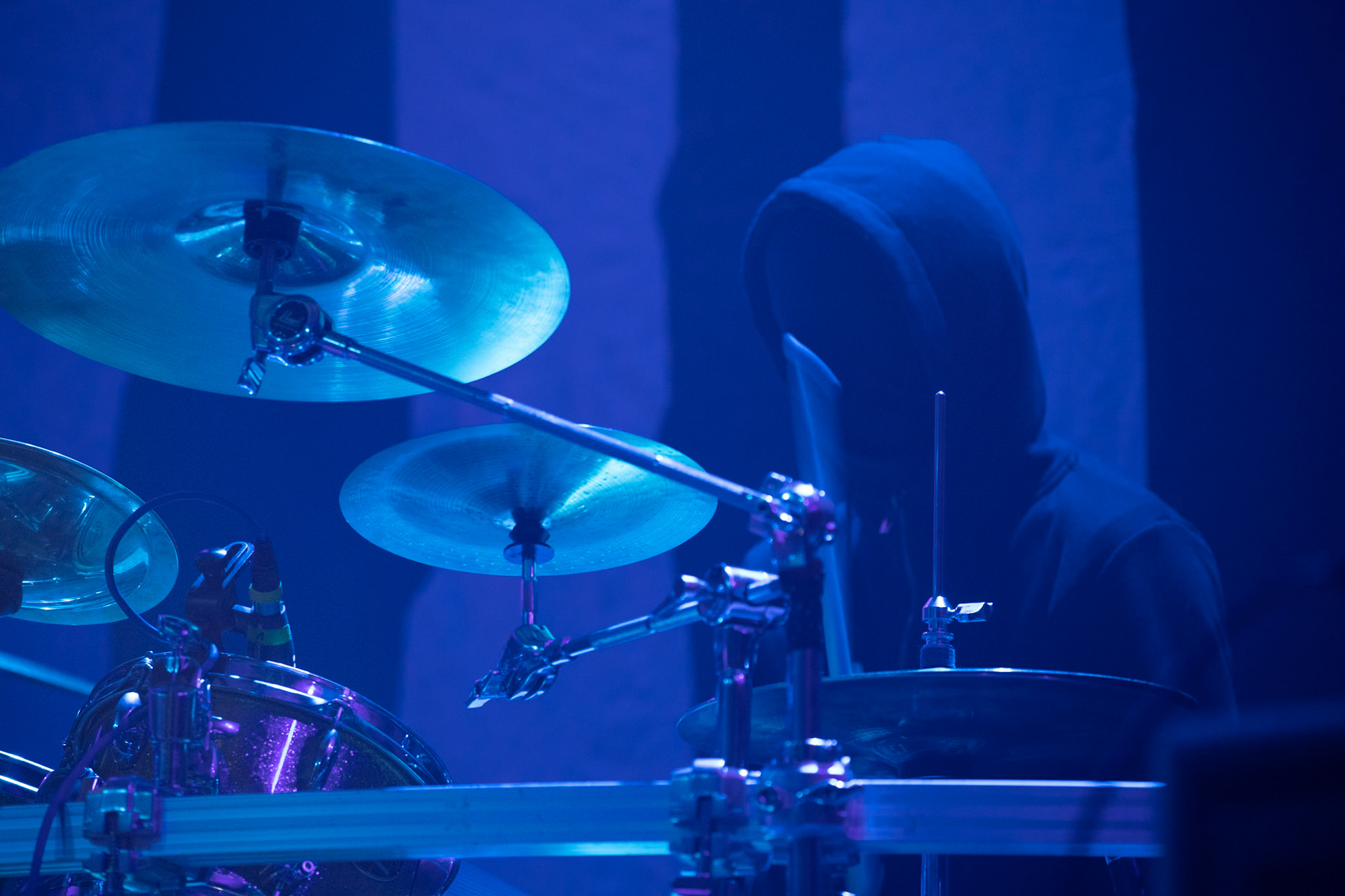 Mgła – polska grupa black metalowa powstała w Krakowie, pod przewodnictwem wokalisty i gitarzysty Mikołaja „M.” Żentary, warszawski koncert w Progresji odbył się w ramach europejskiej trasy koncertowej Mgły, organizowany przez Left Hand Sounds, metal, blackmetal,  Andrzej Wasilkiewicz/Reporter