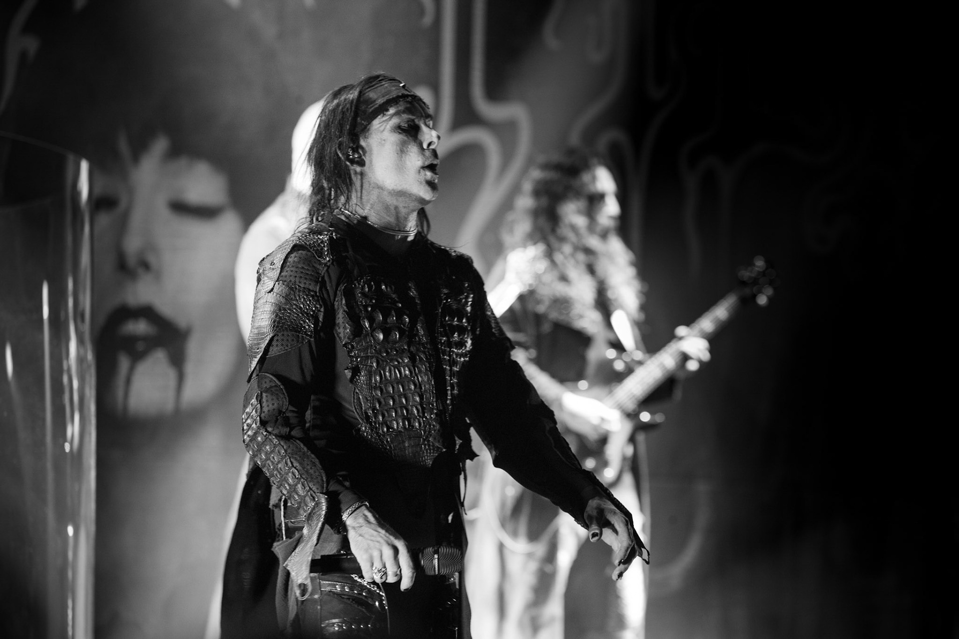 CRADLE OF FILTH - UK. black metal, metal symfoniczny, metal gotycki,
Dani Filth - Vocals,
Martin Skaroupka - Drums, Keyboards and Orchestrations,
Daniel Firth - Bass,
Richard Shaw - Guitar,  
Ashok - Guitar,  
Lindsay Schoolcraft - Narrative vocals,
Nuclear Blast Records
Knockoutprod
fot. Andrzej kaziq Wasilkiewicz/Reporter