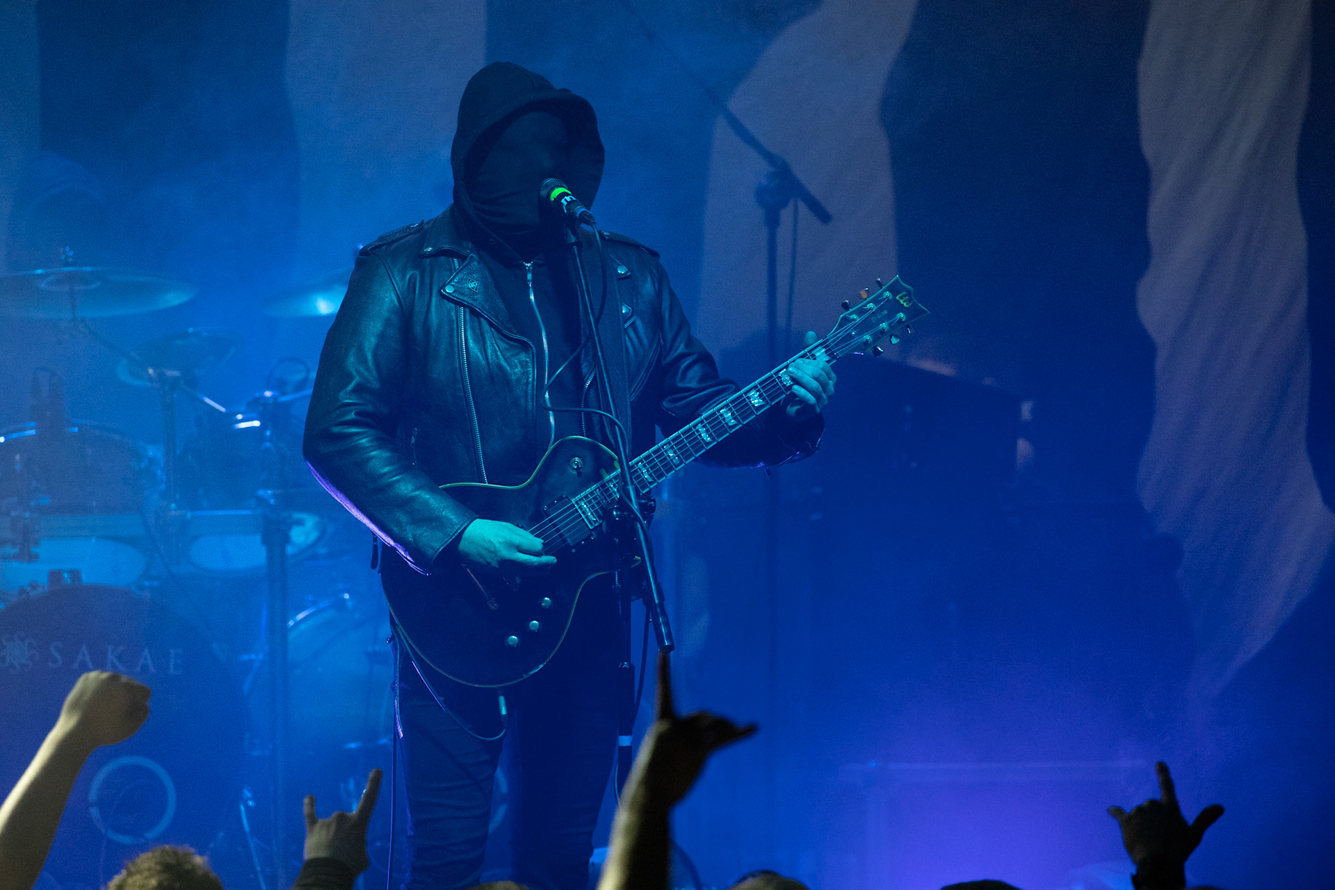 Mgła – polska grupa black metalowa powstała w Krakowie, pod przewodnictwem wokalisty i gitarzysty Mikołaja „M.” Żentary, warszawski koncert w Progresji odbył się w ramach europejskiej trasy koncertowej Mgły, organizowany przez Left Hand Sounds, metal, blackmetal,  Andrzej Wasilkiewicz/Reporter