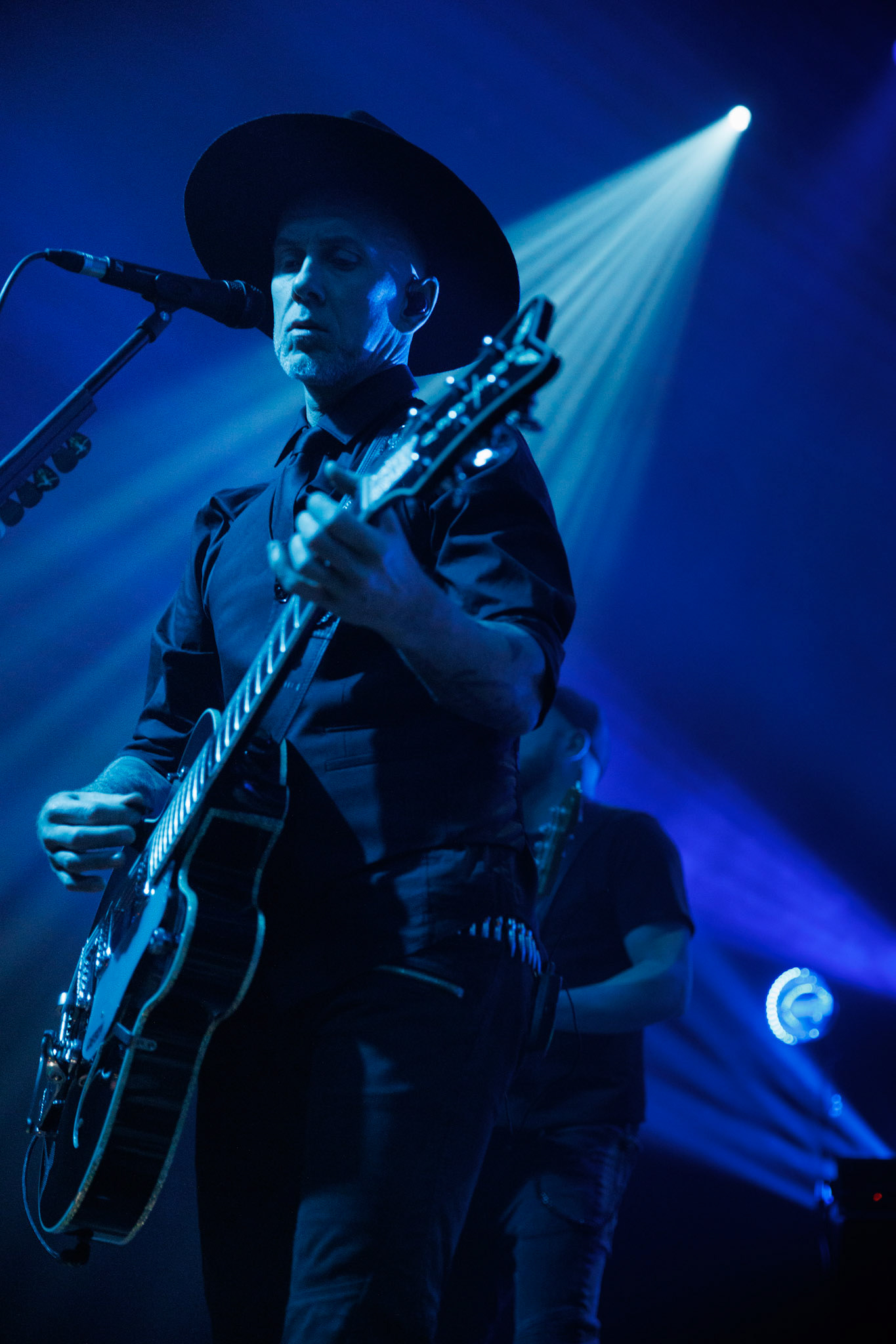 22.01.2022 koncert Me And That Man w Warszawie,Klub Progresja,n/z Adam Nergal Darski - gitara, wokal,n/z John Porter - gitara, wokal,n/z Lukasz Kumanski - perkusja,n/z Matteo Bassoli - bass, wokal,n/z Sasha Boole - gitara, wokal,Nergal znany jest z szerokich horyzontow muzycznych. Lider Behemoth nigdy nie kryl swojej sympatii do lzejszej, klimatycznej muzyki, spod znaku country, folku, bluesa. Dowodem jest zespol Me And That Man.Fot. Andrzej Wasilkiewicz/Reporter