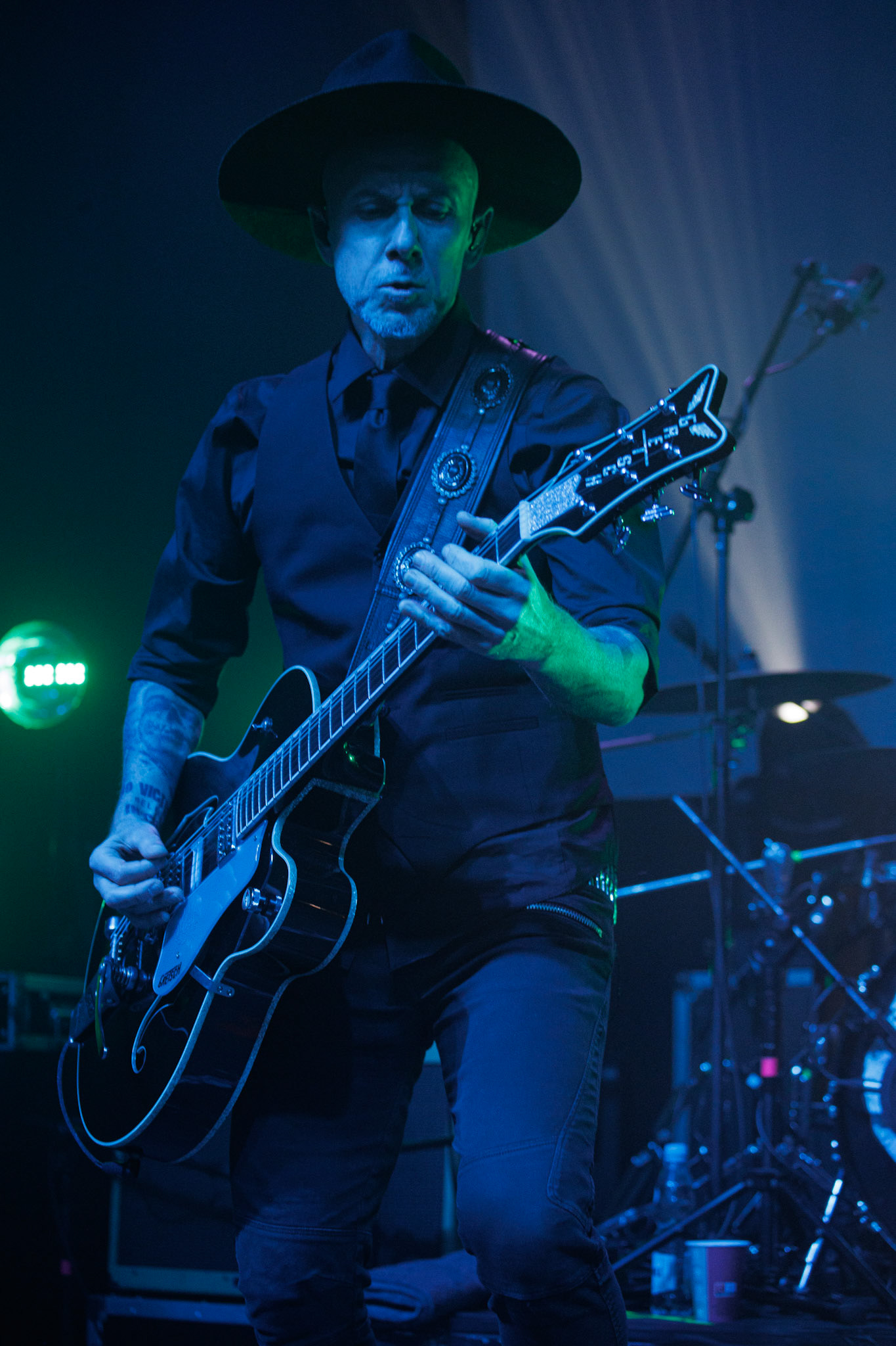 22.01.2022 koncert Me And That Man w Warszawie,Klub Progresja,n/z Adam Nergal Darski - gitara, wokal,Nergal znany jest z szerokich horyzontow muzycznych. Lider Behemoth nigdy nie kryl swojej sympatii do lzejszej, klimatycznej muzyki, spod znaku country, folku, bluesa. Dowodem jest zespol Me And That Man.Fot. Andrzej Wasilkiewicz/Reporter