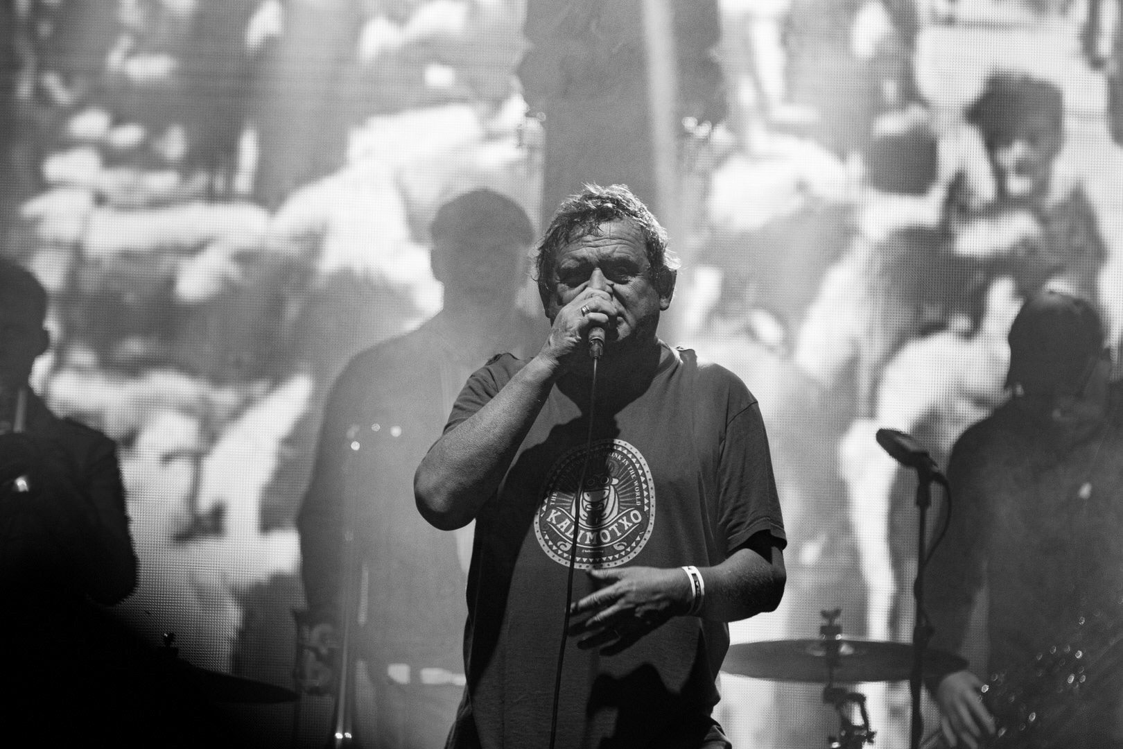 KULT - koncert w ramach Pomaranczowej Trasy 2020 - MUZYCZNA SYRENKA. 9 pazdziernika 2020, Warszawa, Stadion Syrenki. n/z Kazik Staszewski wokal,Rock, rock progresywny, rock alternatywny, punk, nowa fala.fot. Andrzej kaziq Wasilkiewicz/Reporter