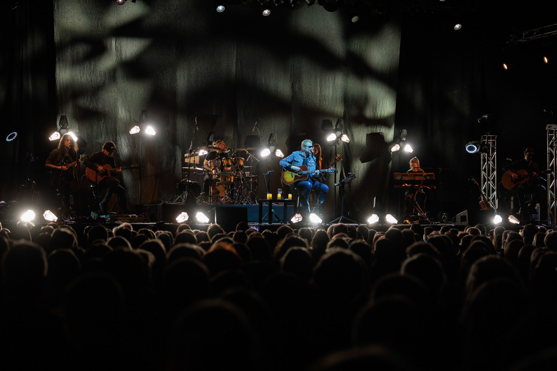 20.02.2022 Wilki 30lat akustycznie - Mija okragle 30 lat od czasu wydania debiutanckiej plyty “Wilki”.Koncert w warszawskiej Progresji. n/z Robert Gawlinskifot. Andrzej Wasilkiewicz/Reporter