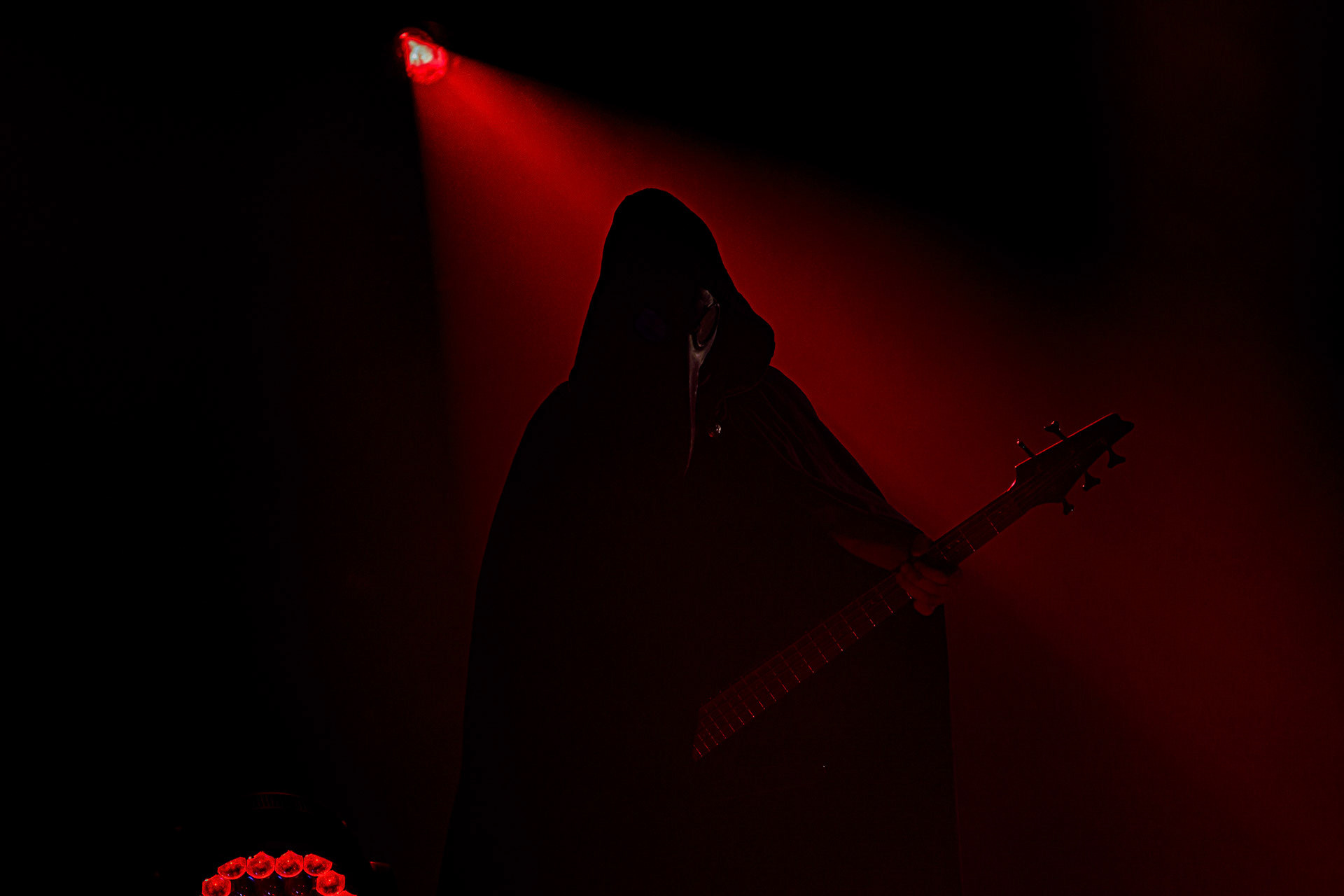 18.06.2022 - Mono Inc. zagrali w warszawskim klubie Progresja.Mono Inc. - niemiecki zespol z Hamburga wykonujący gotyckiego rocka, w składzie:Carl Fornia - git.Katha Mia - drums, Manuel Antoni - bass,Martin Engler - vocal,Gothic, industrial,  alternative, rock.Produkcja Winiary Bookings.fot. Andrzej Wasilkiewicz/kaziq.com