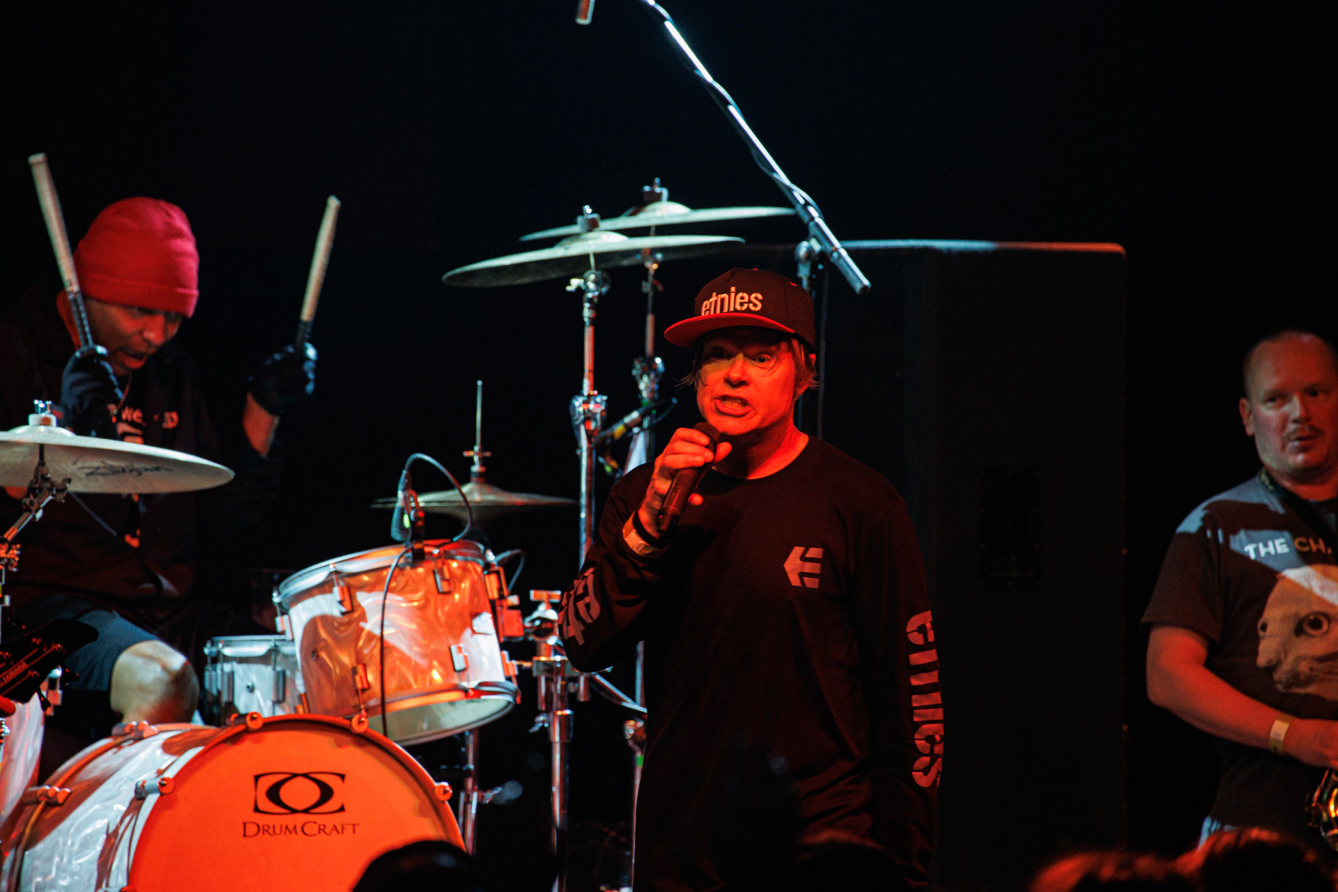 30.11.2021 koncert Dog Eat Dog - USA - hardcore, punkrock, rap, metal, hip hop, reggae, soul, funk,n/z Dave Neabore (bass), n/z John Connor (vocals), n/z Brandon Finley (drums), n/z Roger Hammerli (guitar),n/z Bozez (sax &amp; beer),koncert Warszawa, Progresja 25 lat albumu Play Games -  Dog Eat Dog.fot. Andrzej Wasilkiewicz/Reporter