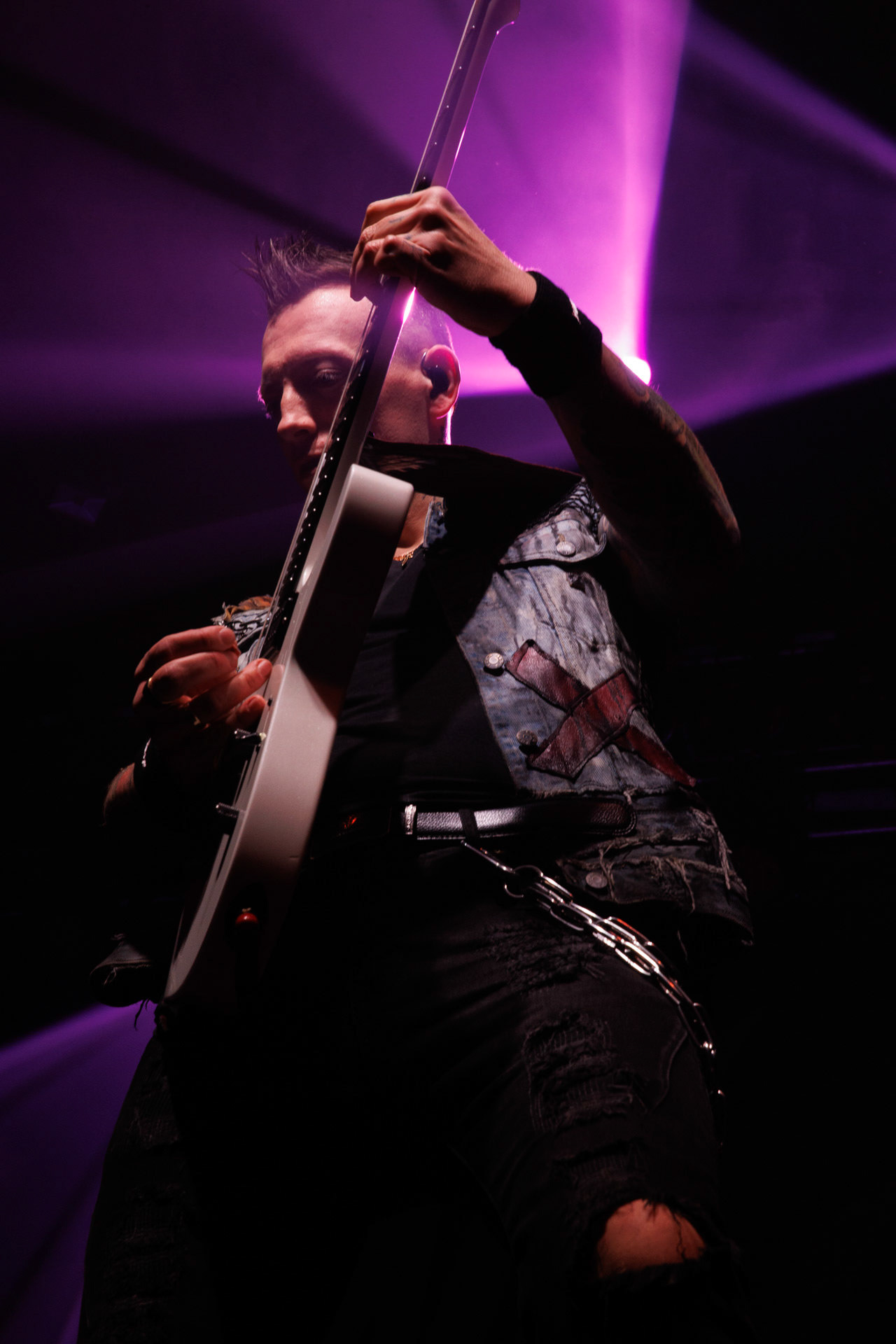 18.12.2021 Nocny Kochanek - Antysylwester Antyradia,18 lat klubu Progresja,Nocny Kochanek - koncert Warszawa,Progresja, Zdrajcy Metalu, klasyczny heavy metal, Alter Ego, Night Mistress.n/z Arkadiusz Majstrak – gitara, Fot. Andrzej Wasilkiewicz/Reporter